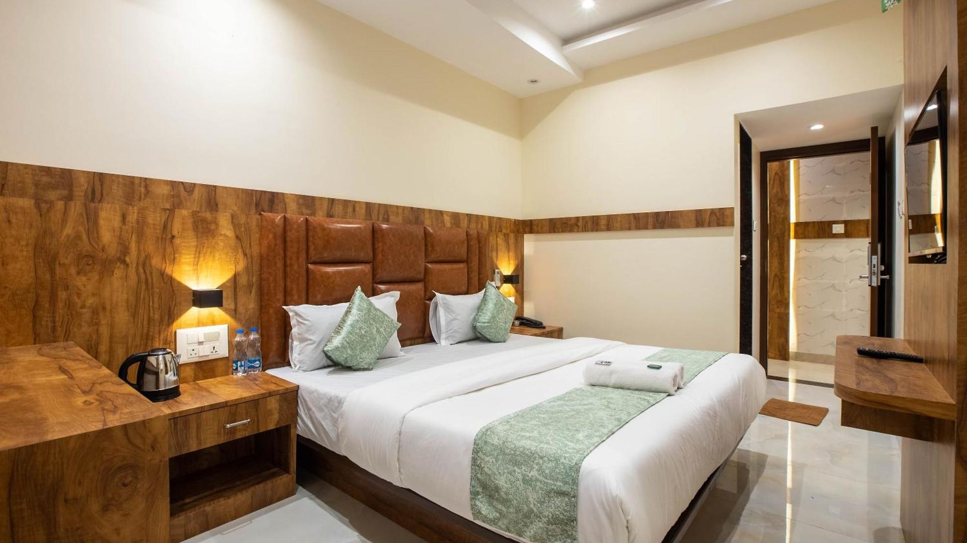 Hotel Heraa International Mumbai