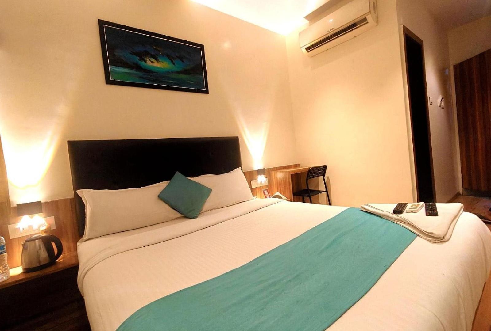 Deluxe Residency Nr- International Airport * Mumbai