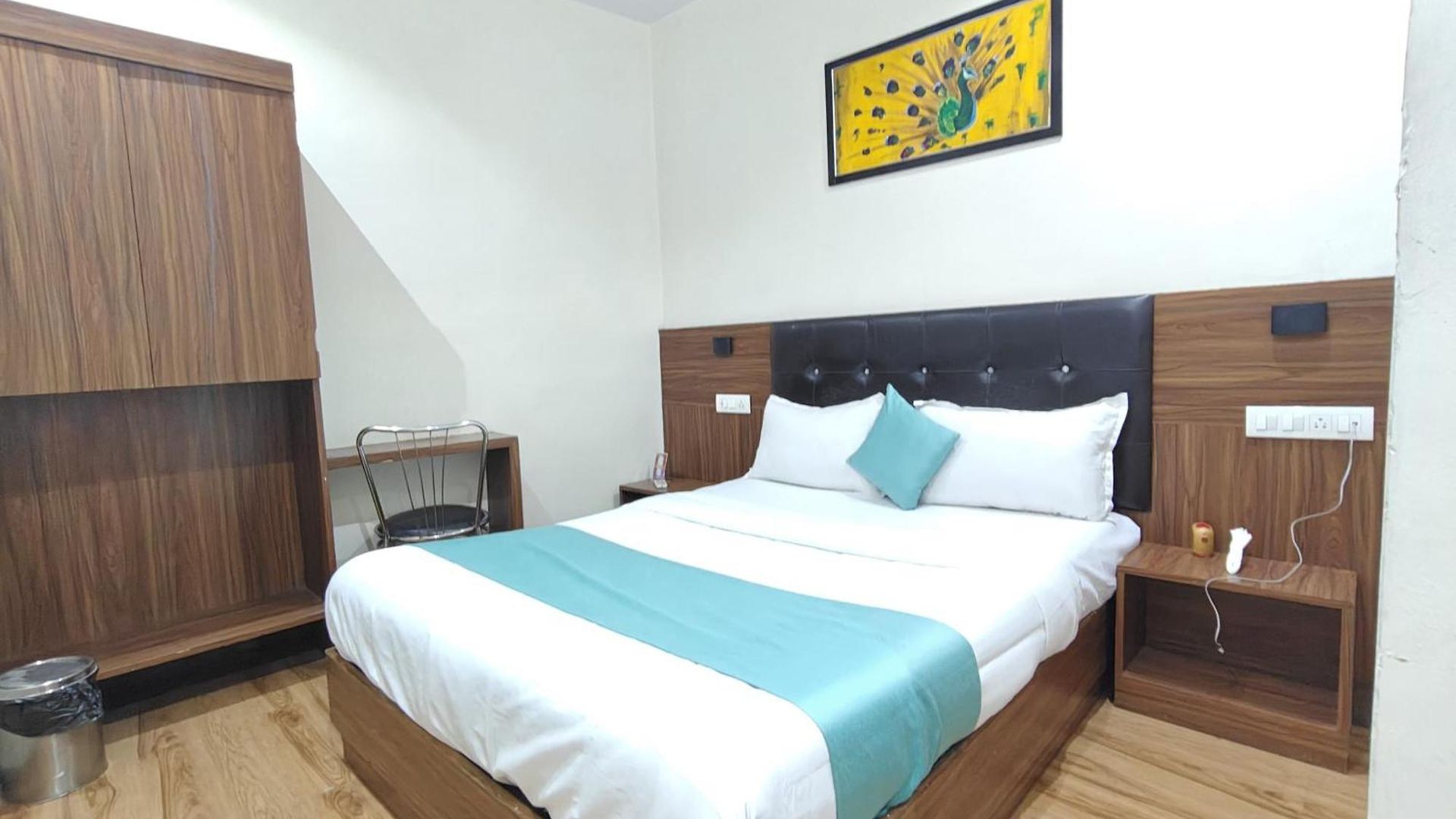 Hotel Deluxe Residency Nr- International Airport