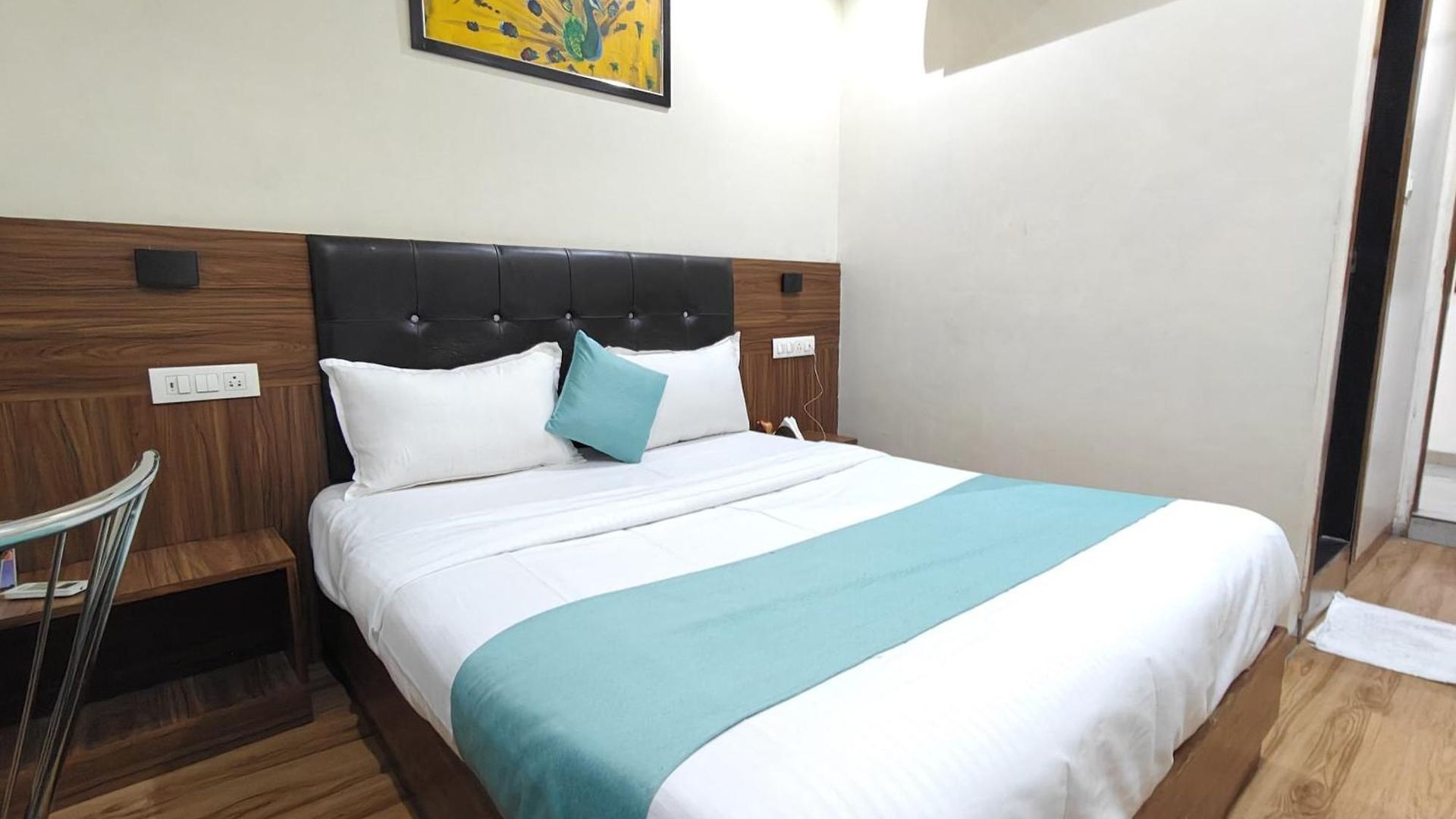 Deluxe Residency Nr- International Airport Hotel
