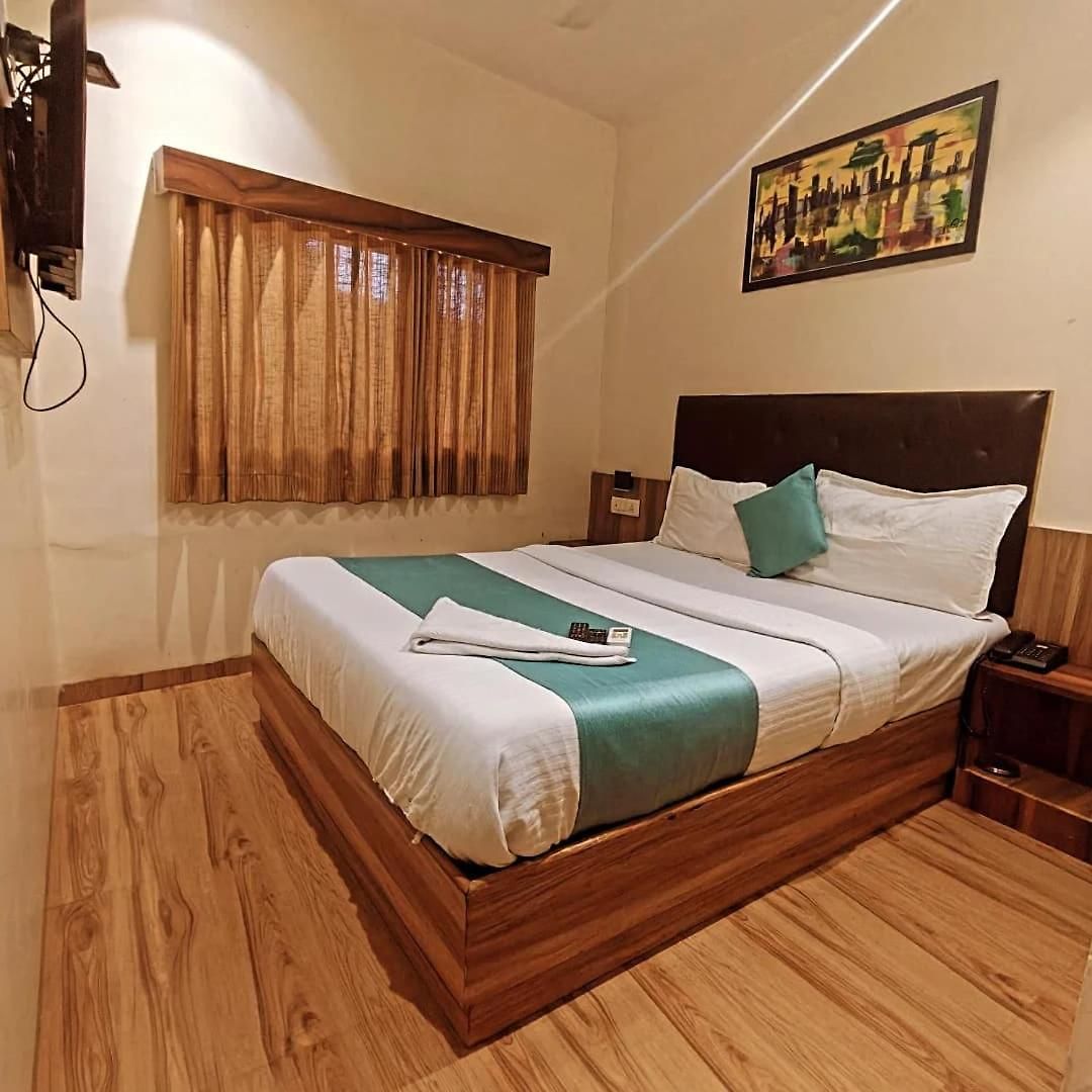 Deluxe Residency Nr- International Airport Hotel *