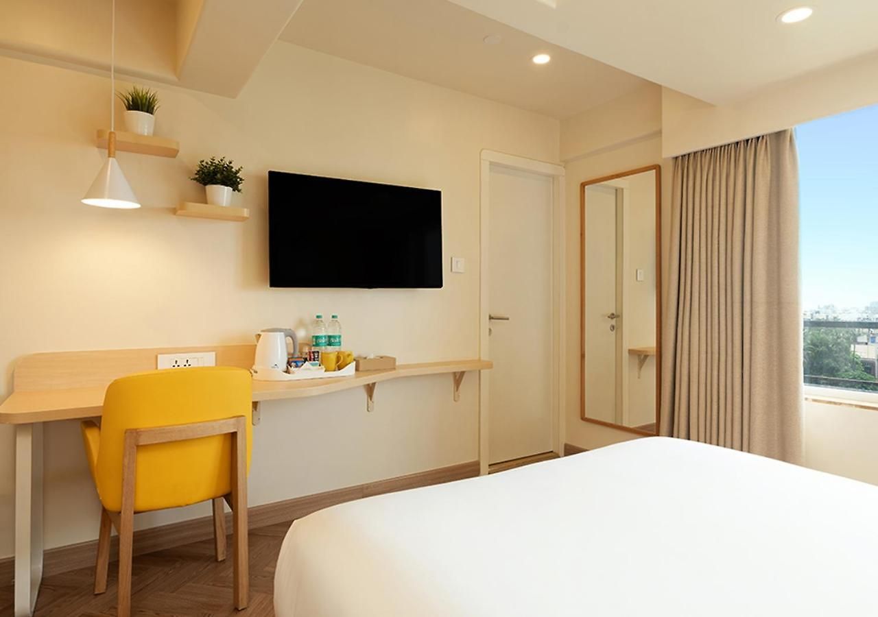 Bloom Hub L Weh Andheri Mumbai