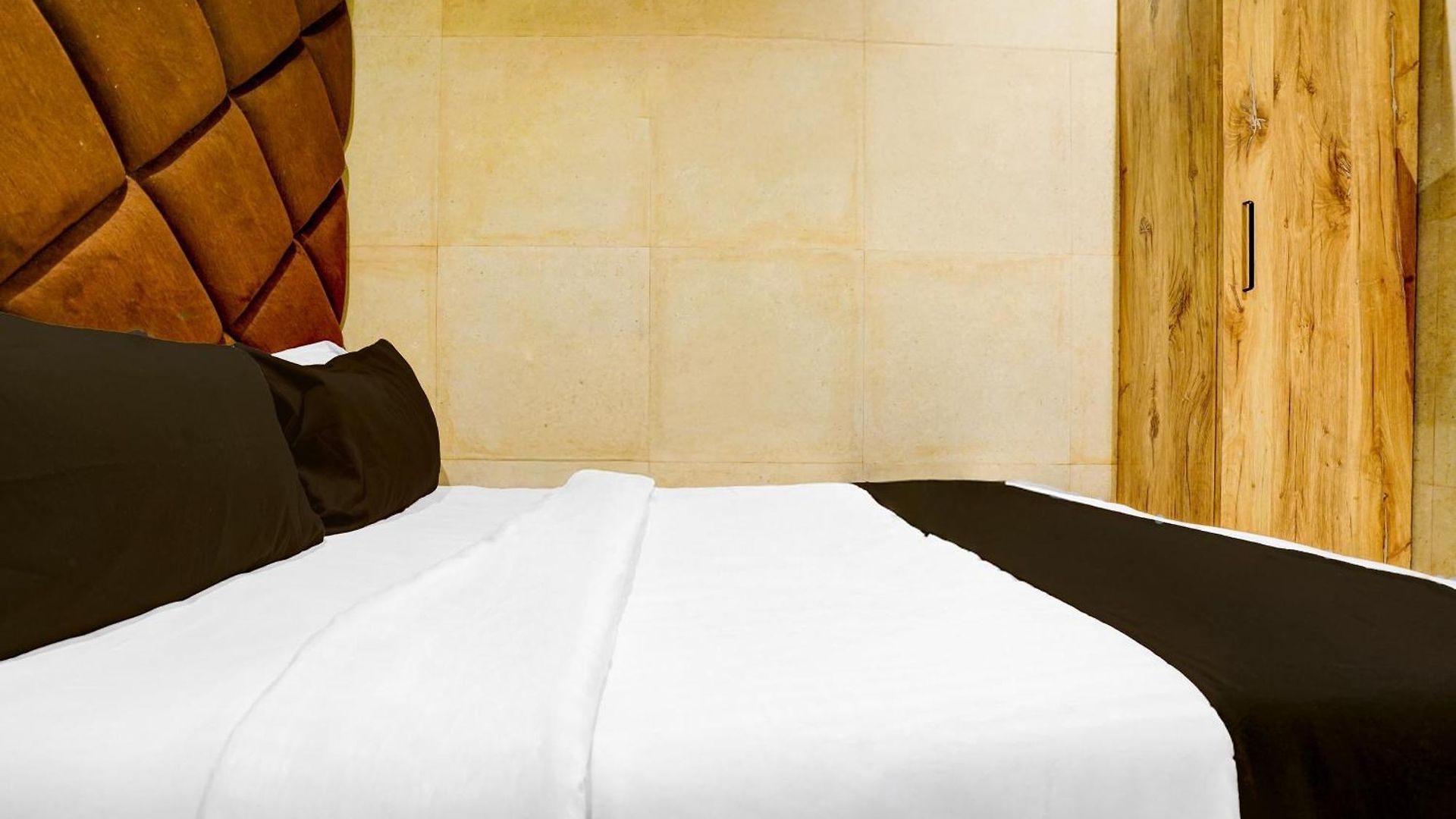 Hotel O Royal Bkc Mumbai