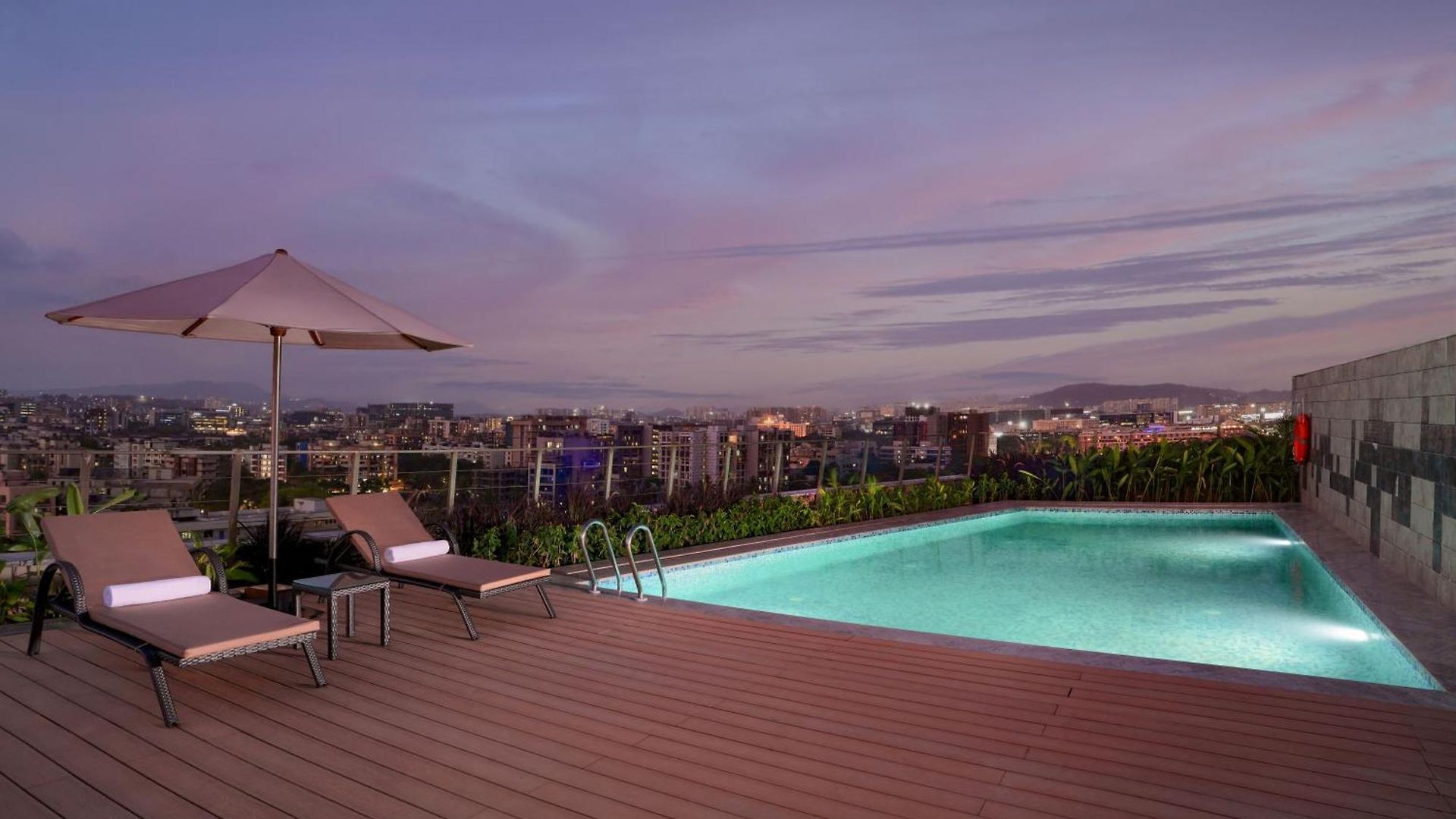 Hilton Garden International Airport Hotel