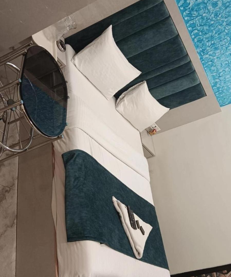 Hotel Priceless Galaxy Nesco Goregoan 2*