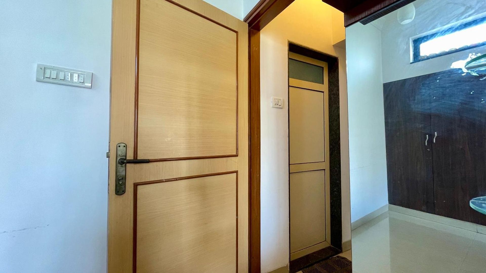 Sk Only For Females Apartment *