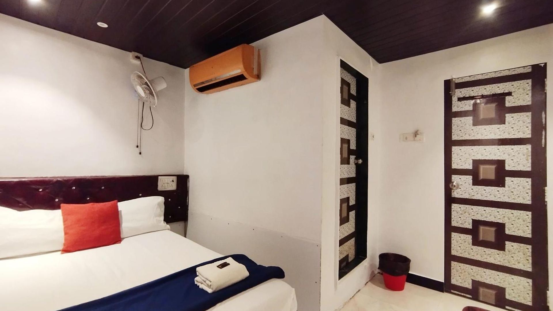 Aspen - Nr Airport Hotel Mumbai