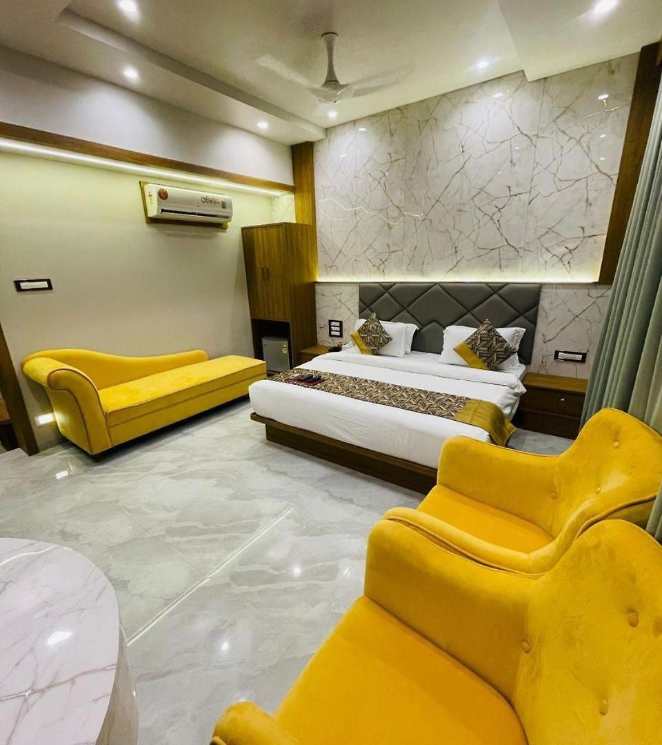 Hotel Glitz T2 Grand-next To Intl Airport 3*