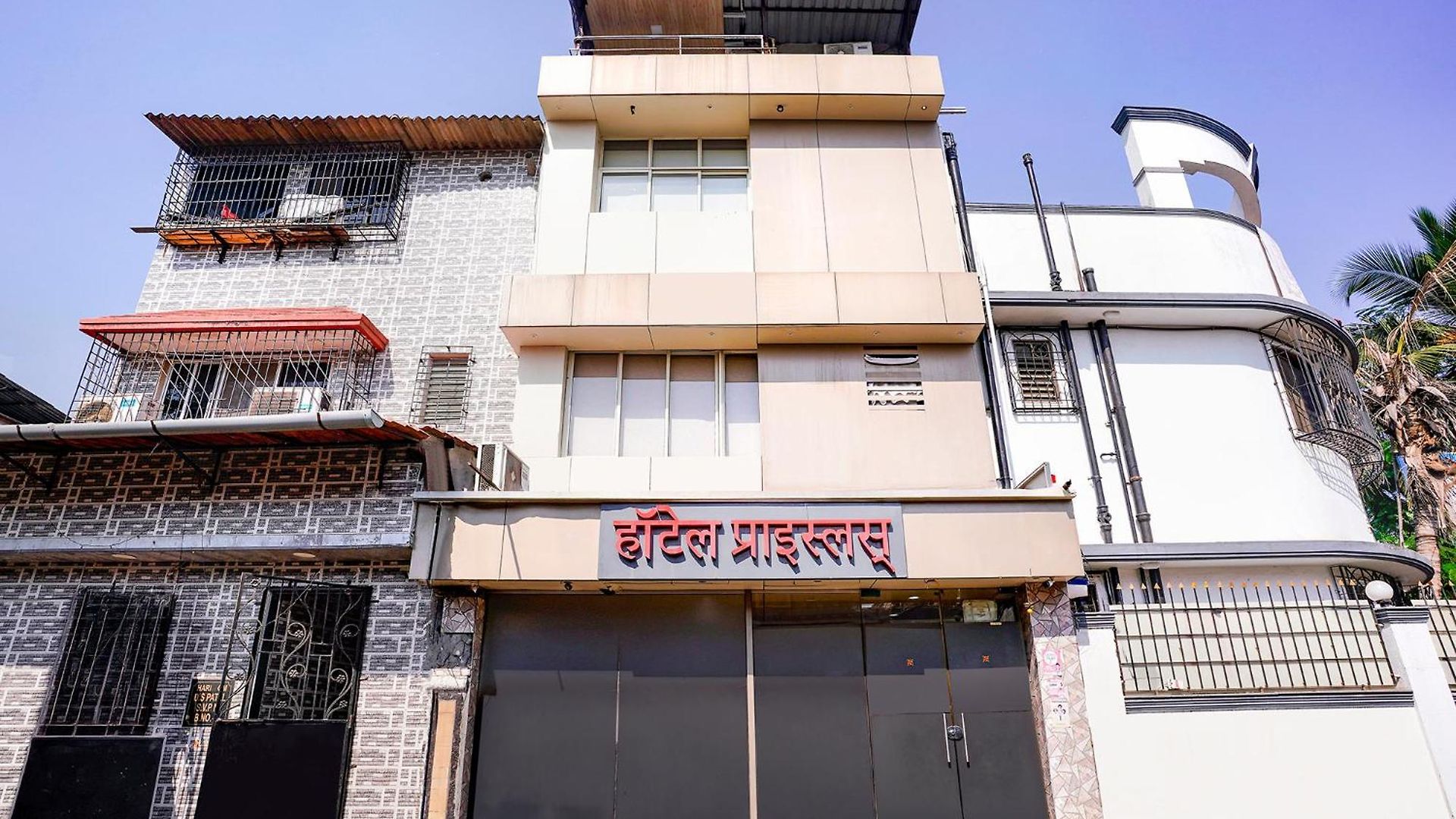 Glitz Priceless-lokhandwala 3*