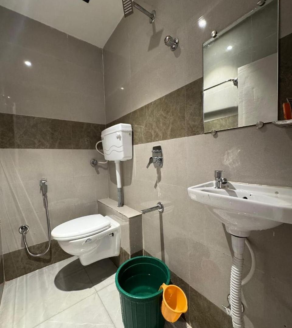 Rishi Palace Ashlfa Metro Hotel Mumbai
