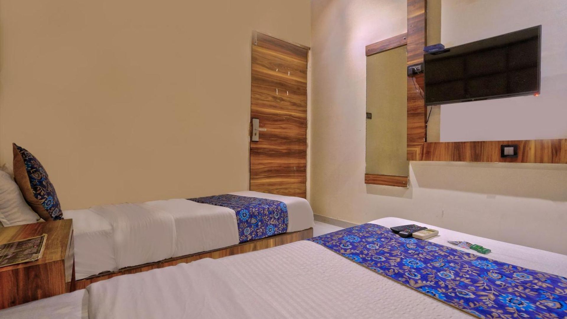 Hotel Meriton Buisness International Airport T-2 Mumbai