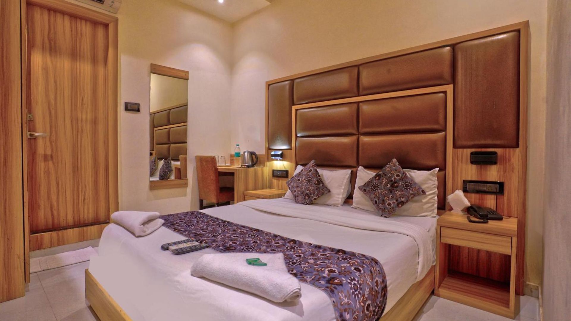Hotel Meriton Buisness International Airport T-2 2*