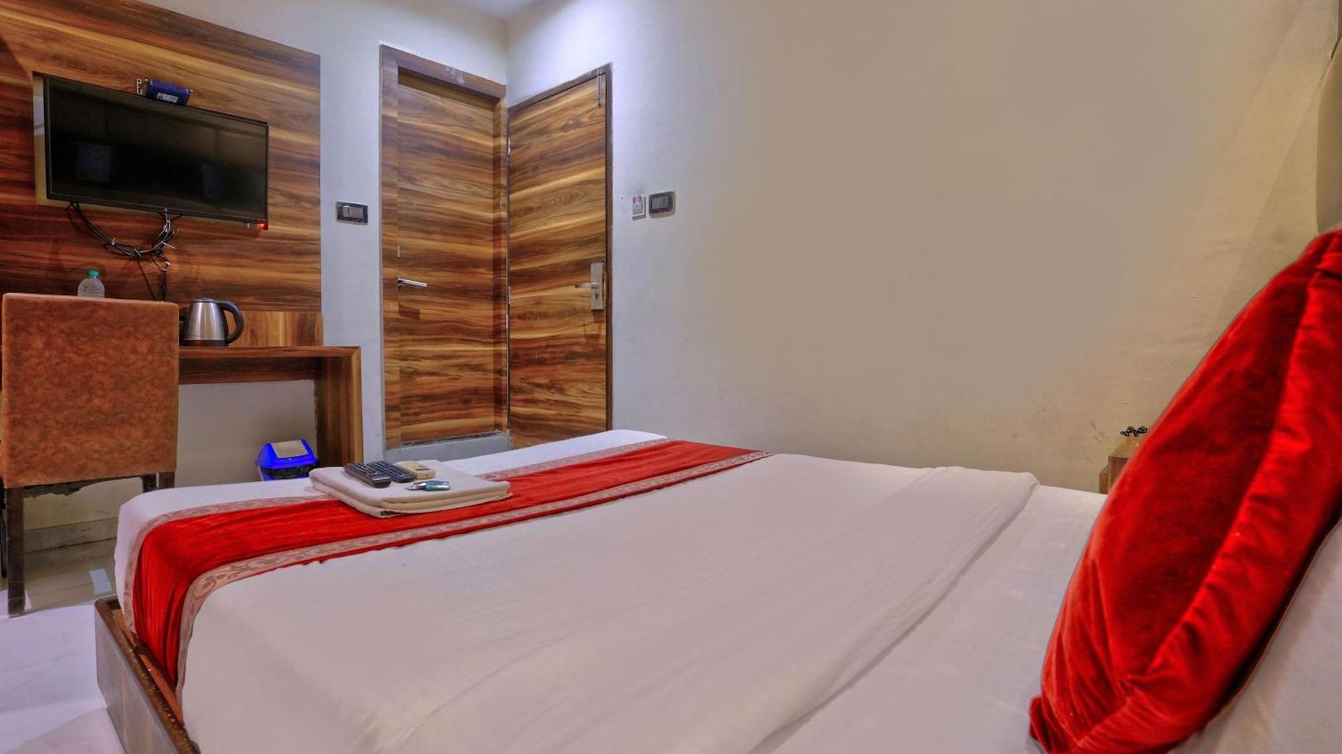 Meriton Buisness International Airport T-2 Hotel 2*