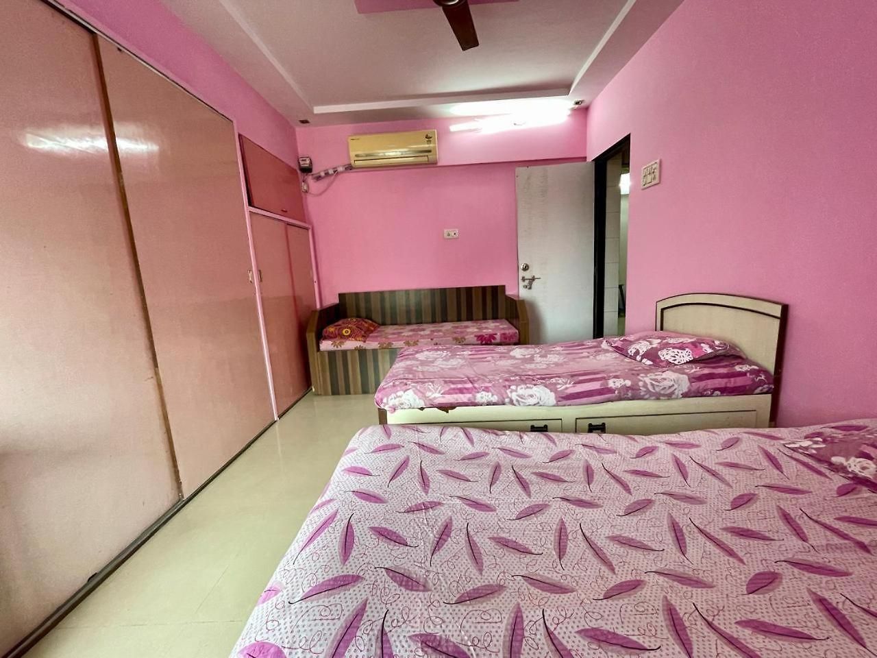 Sk Only For Females Bed & Breakfast