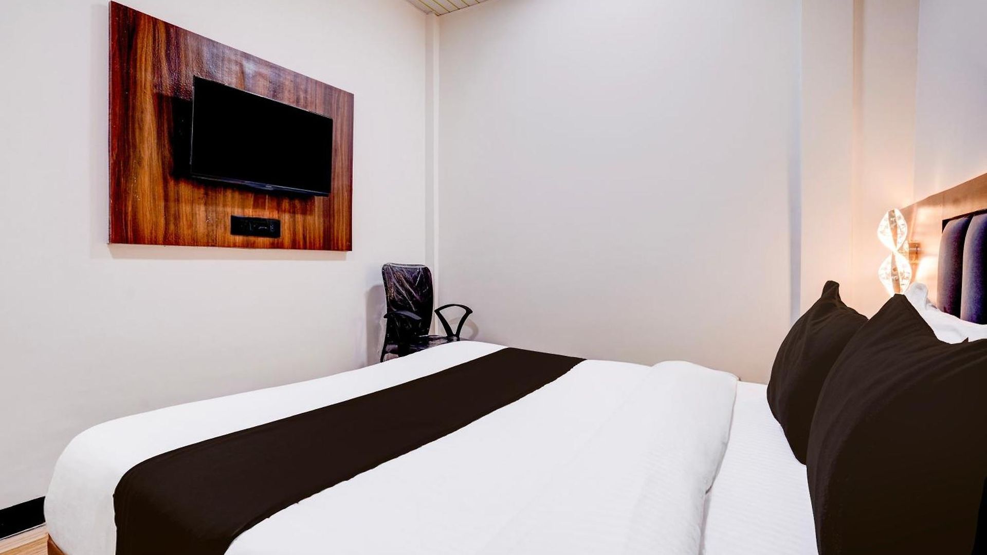 Hotel Super O Ananta
