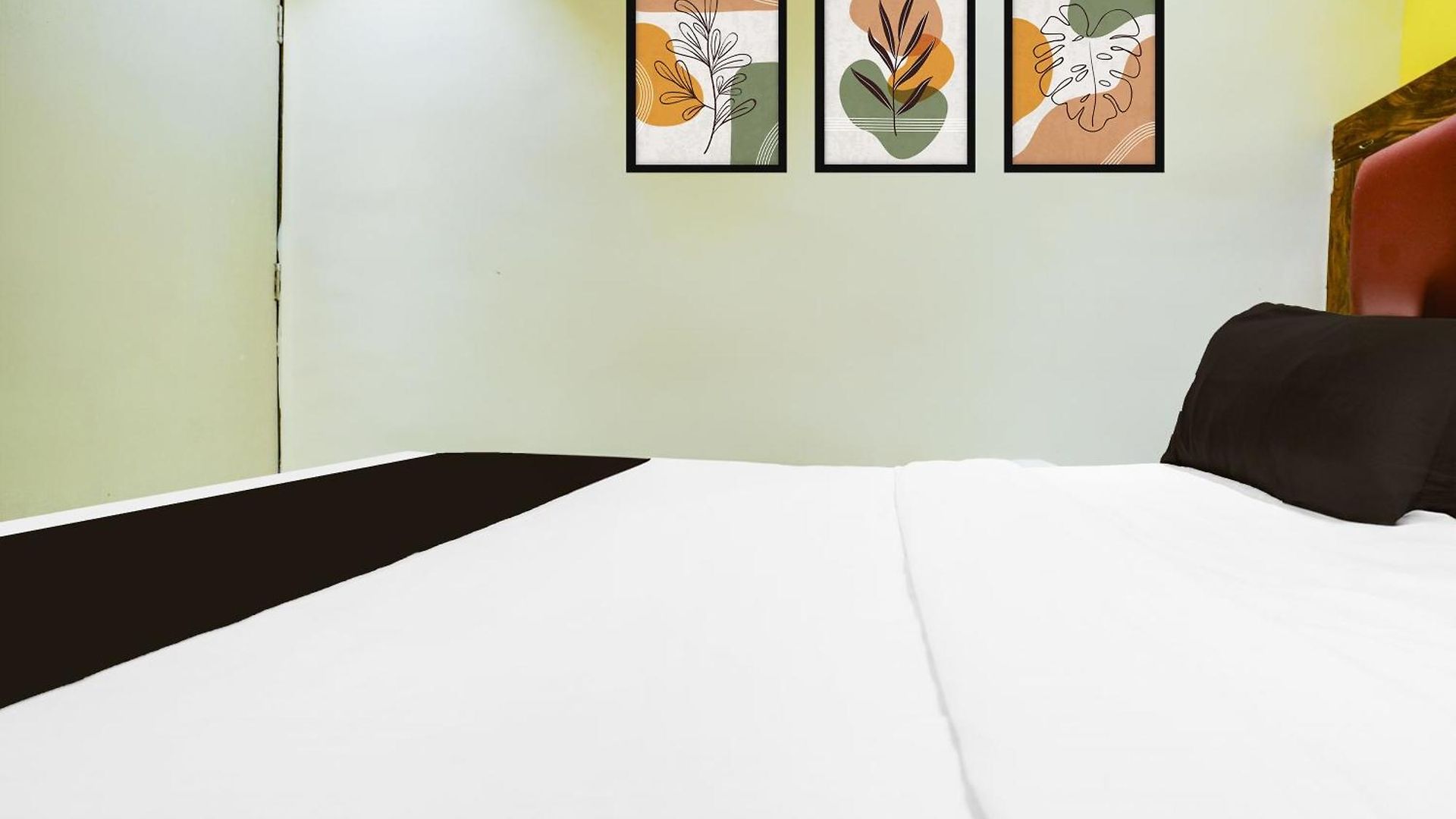 Hotel O Rishi Palace 3*