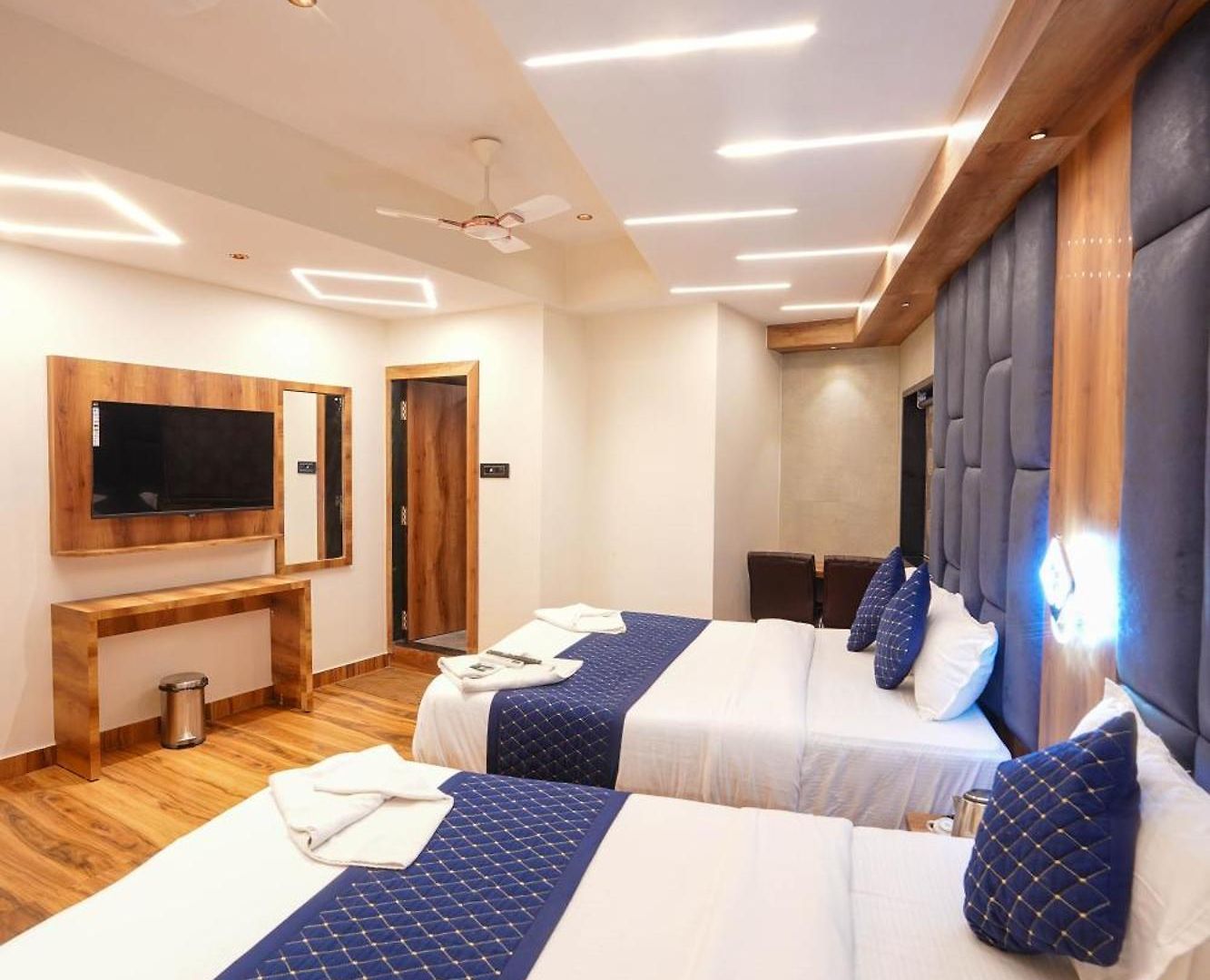 Palace 2* Mumbai