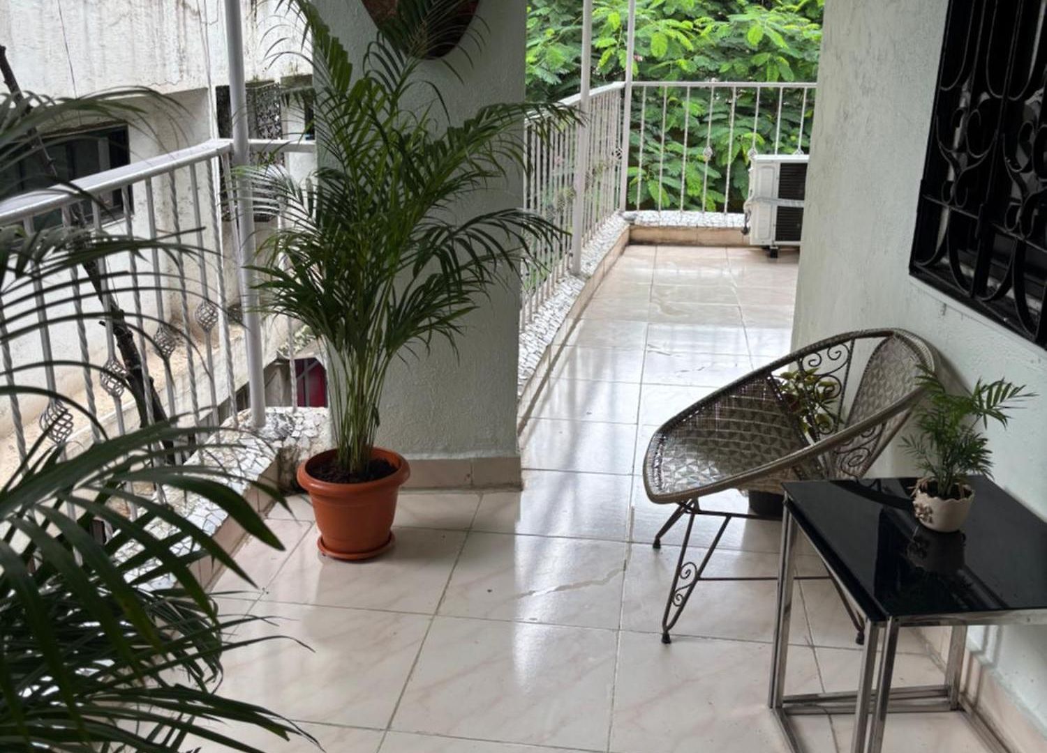 Apartment Serene In Chuim Village Mumbai