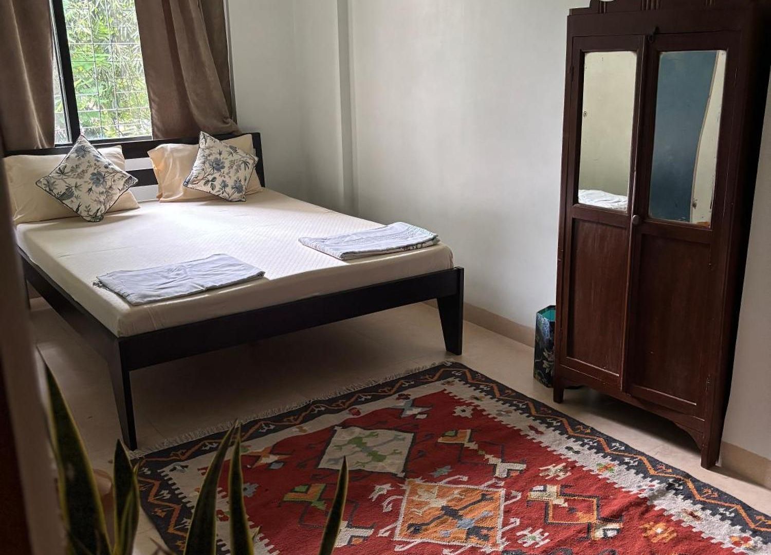 Serene In Chuim Village Mumbai