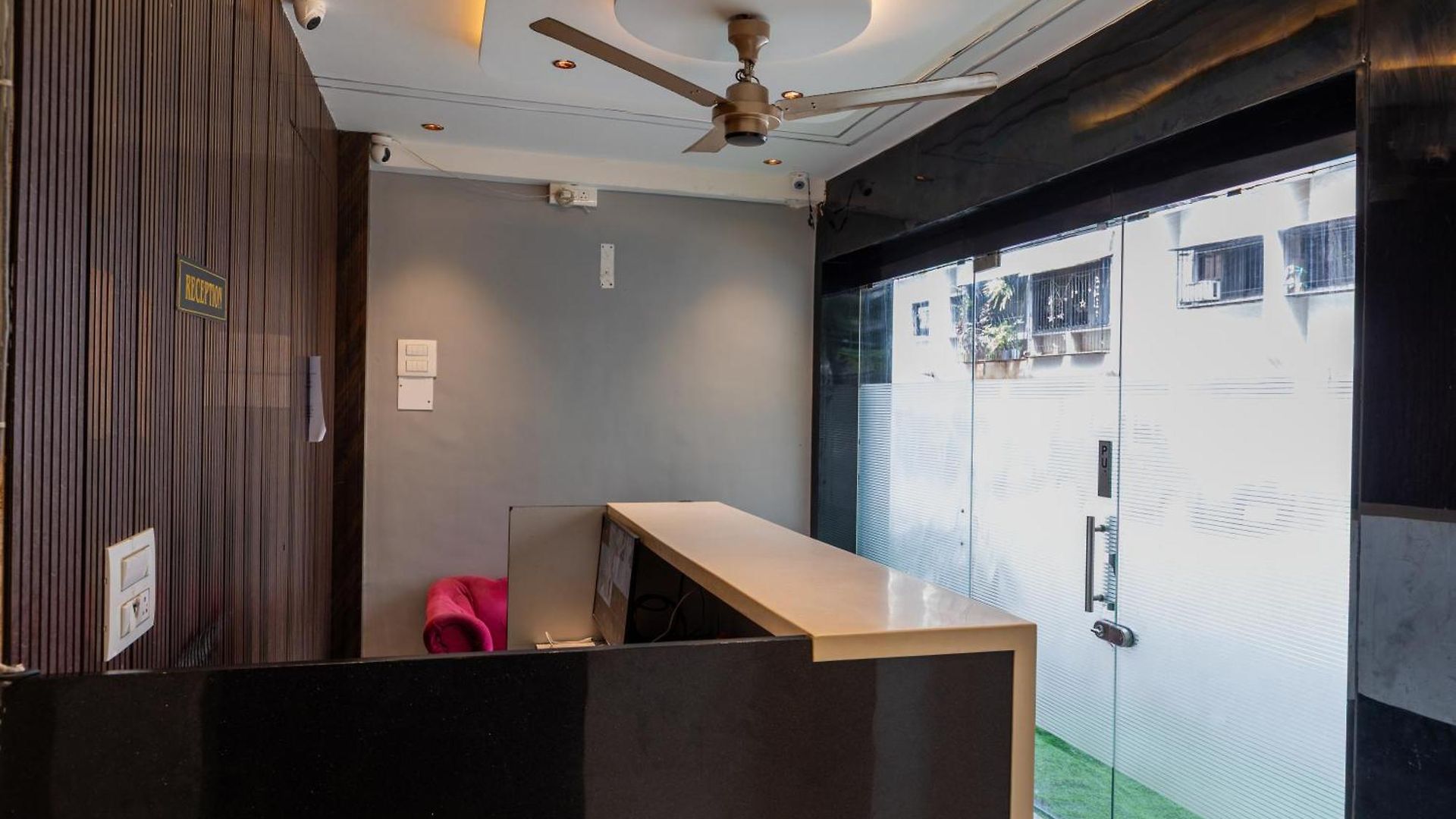 De Classico -lokhandwala Guest house Mumbai