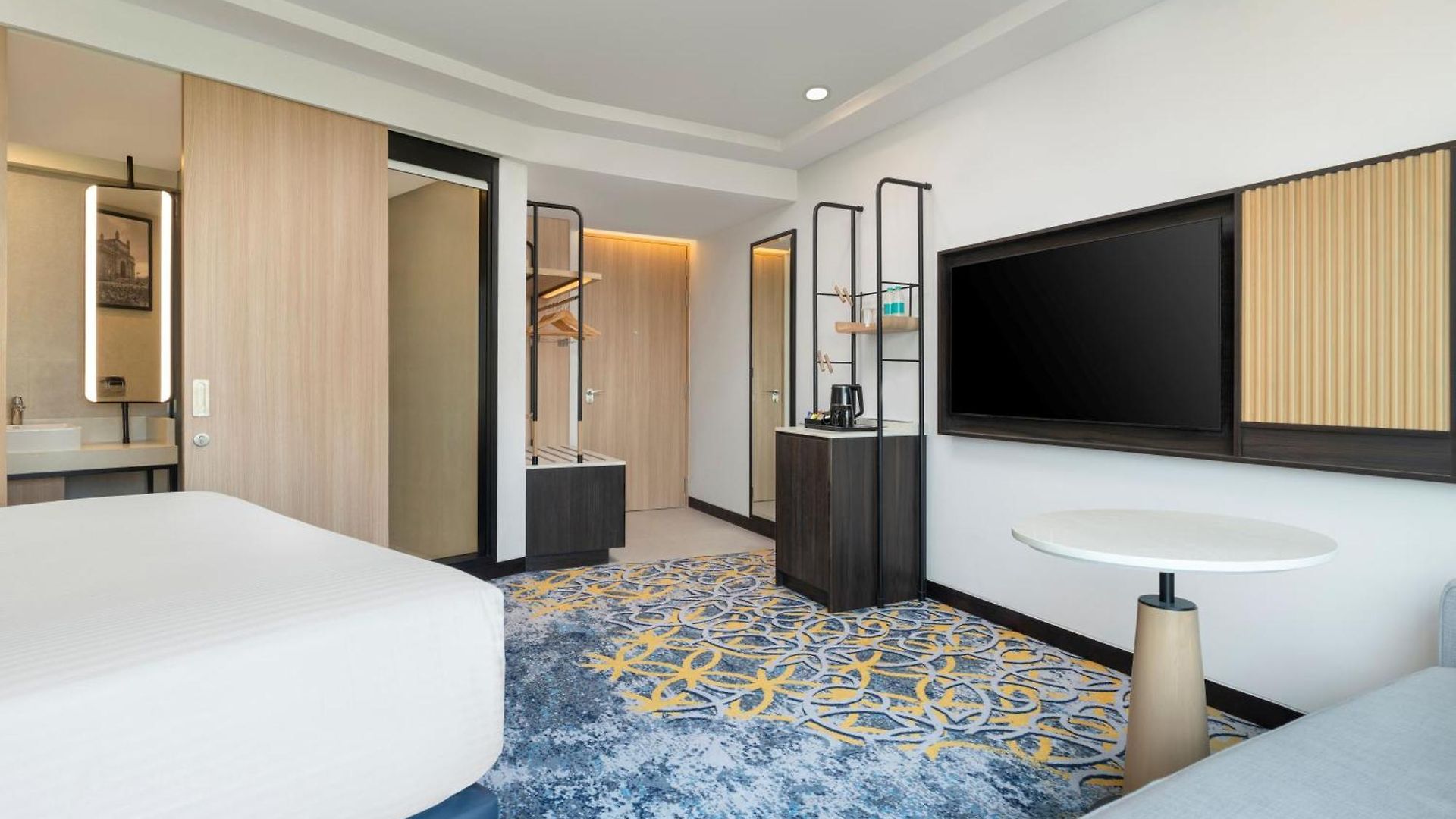 Hotel Hilton Garden International Airport 4*