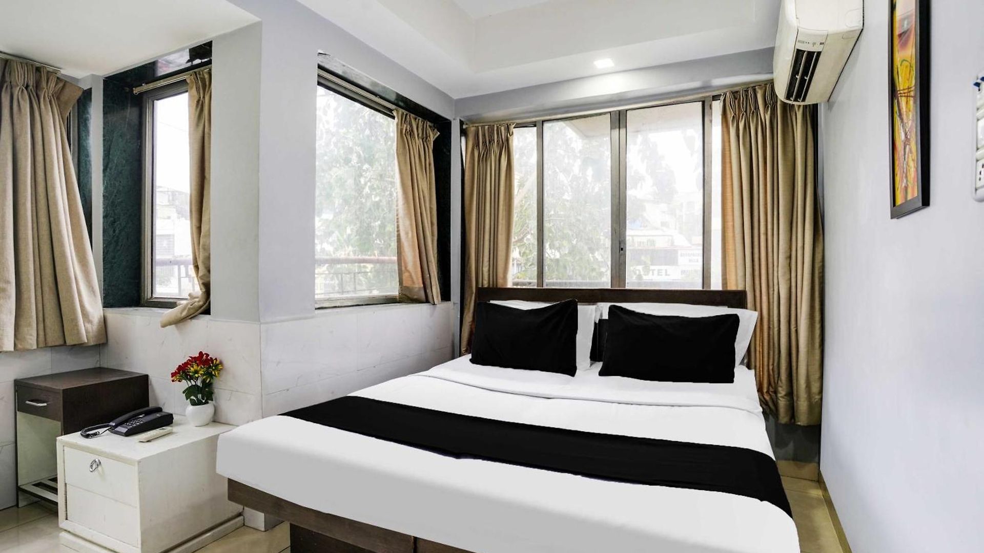 Hotel Townhouse Andheri Near Airport We Mumbai