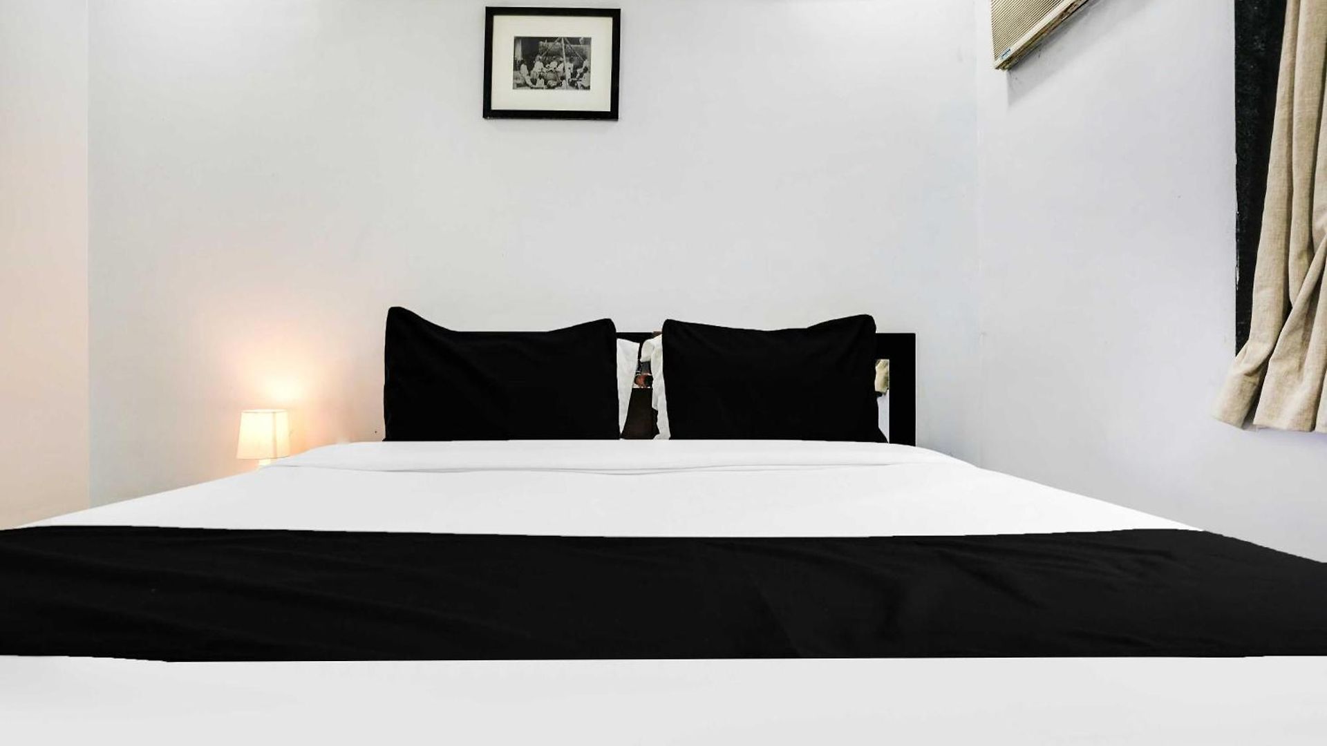 Townhouse Andheri Near Airport We 3*