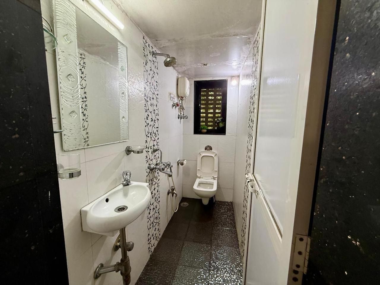 Benston 203, Off Carter Road, Bandra West By Connekt Homes * Mumbai