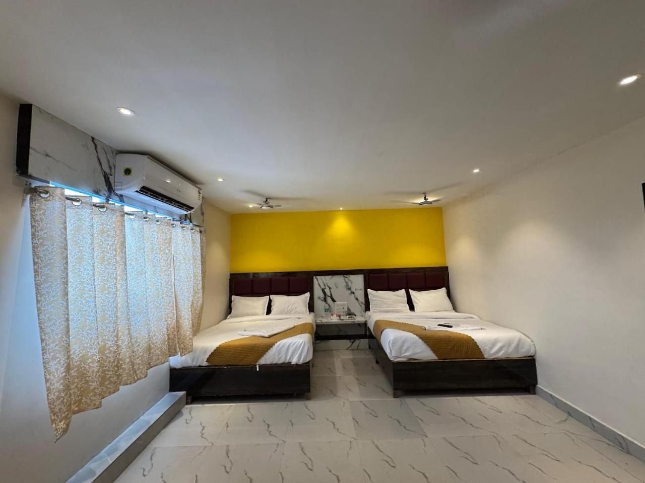 Rishi Palace Ashlfa Metro Hotel Mumbai