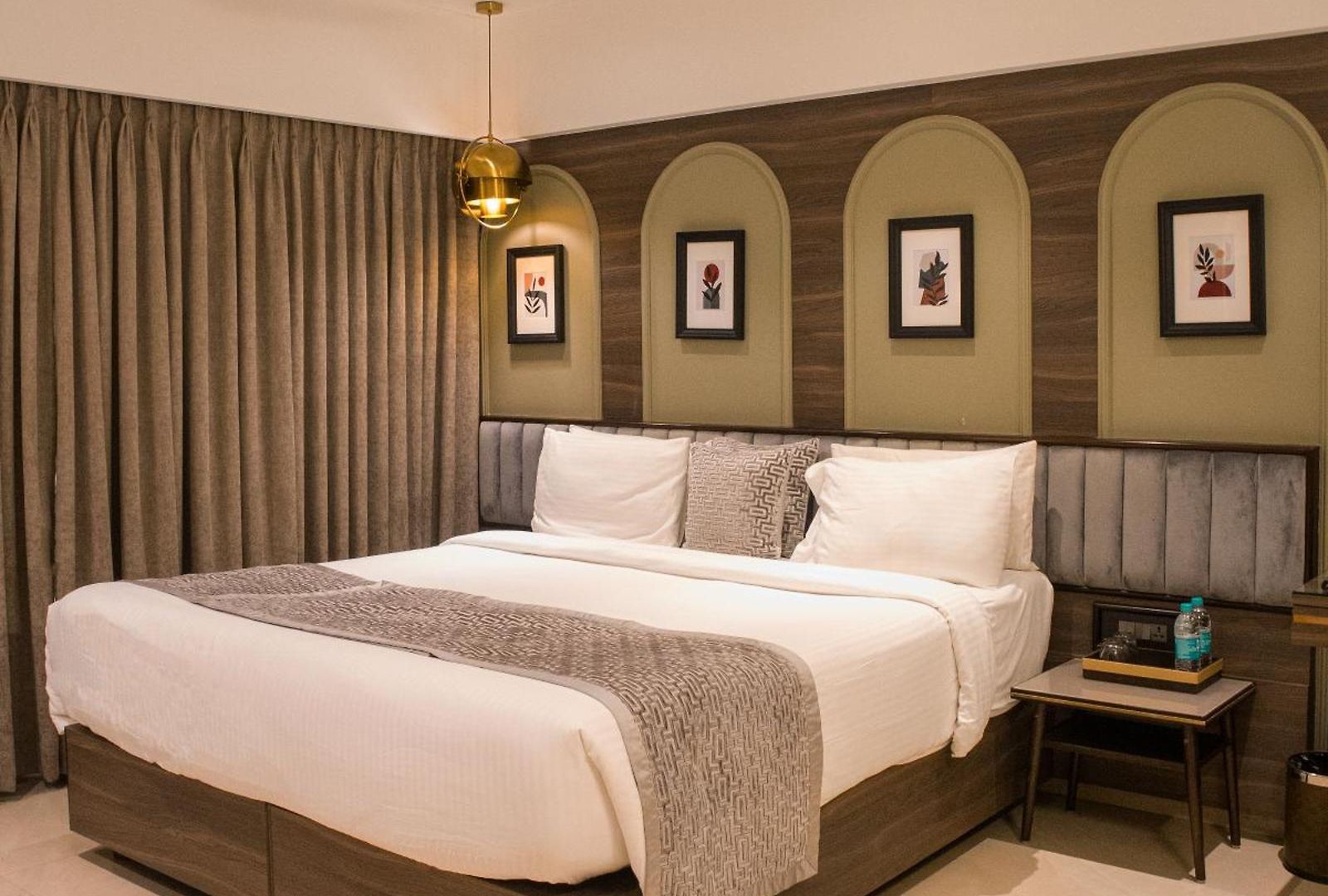 Hotel The International By Tunga Mumbai