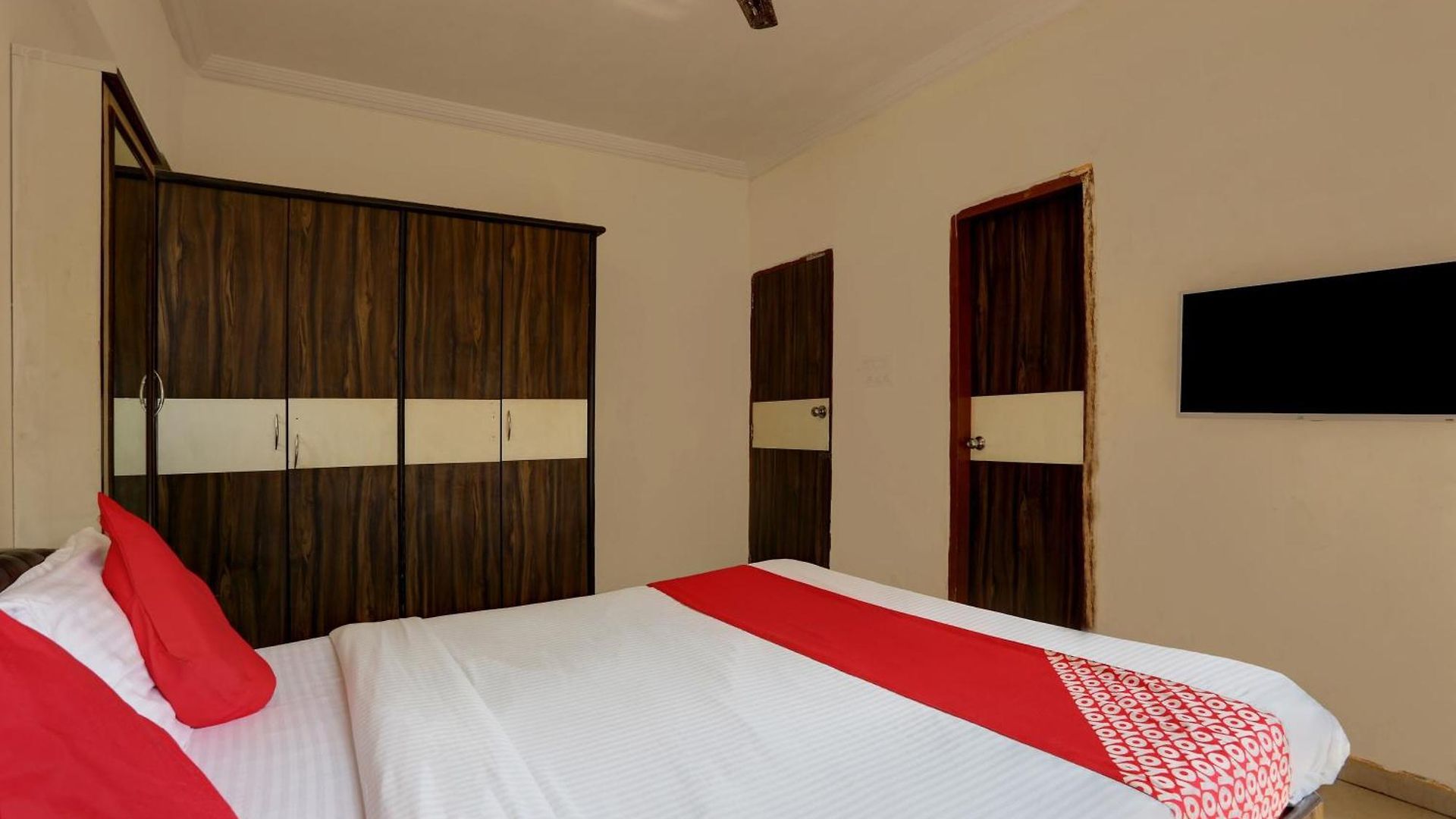 Collection O Lokhandwala Andheri West Mumbai Formerly Lalsai Residency 4*
