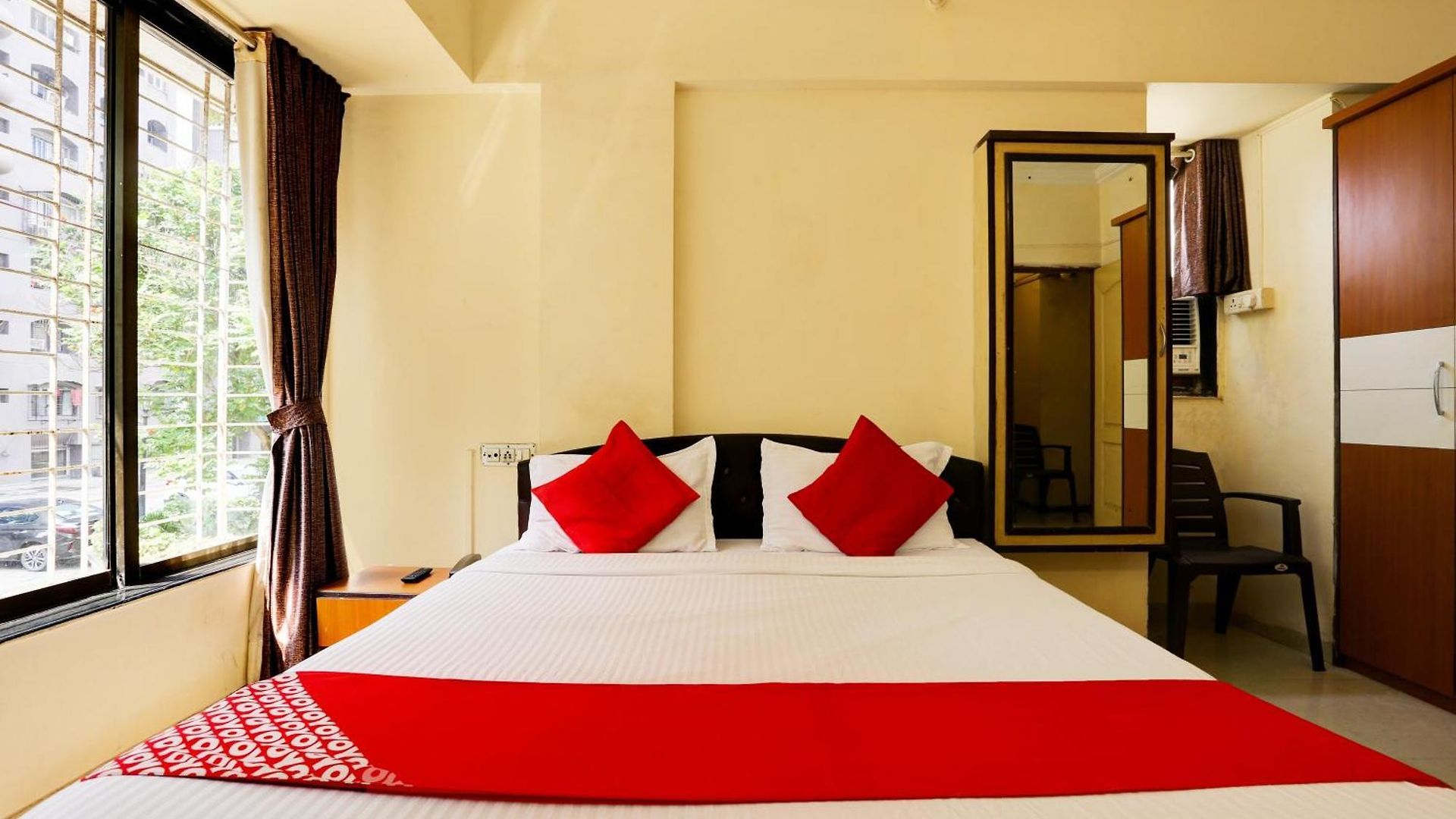 Collection O Lokhandwala Andheri West Mumbai Formerly Lalsai Residency Hotel