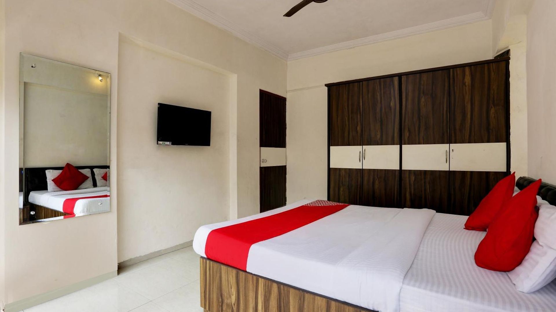 Collection O Lokhandwala Andheri West Mumbai Formerly Lalsai Residency Hotel 4*