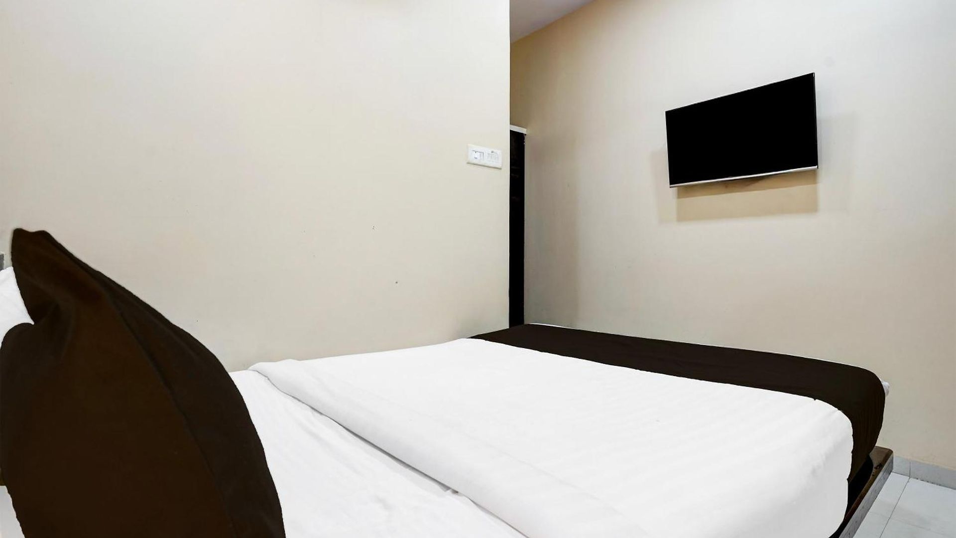 Collection O Airport Metro Andheri East Hotel