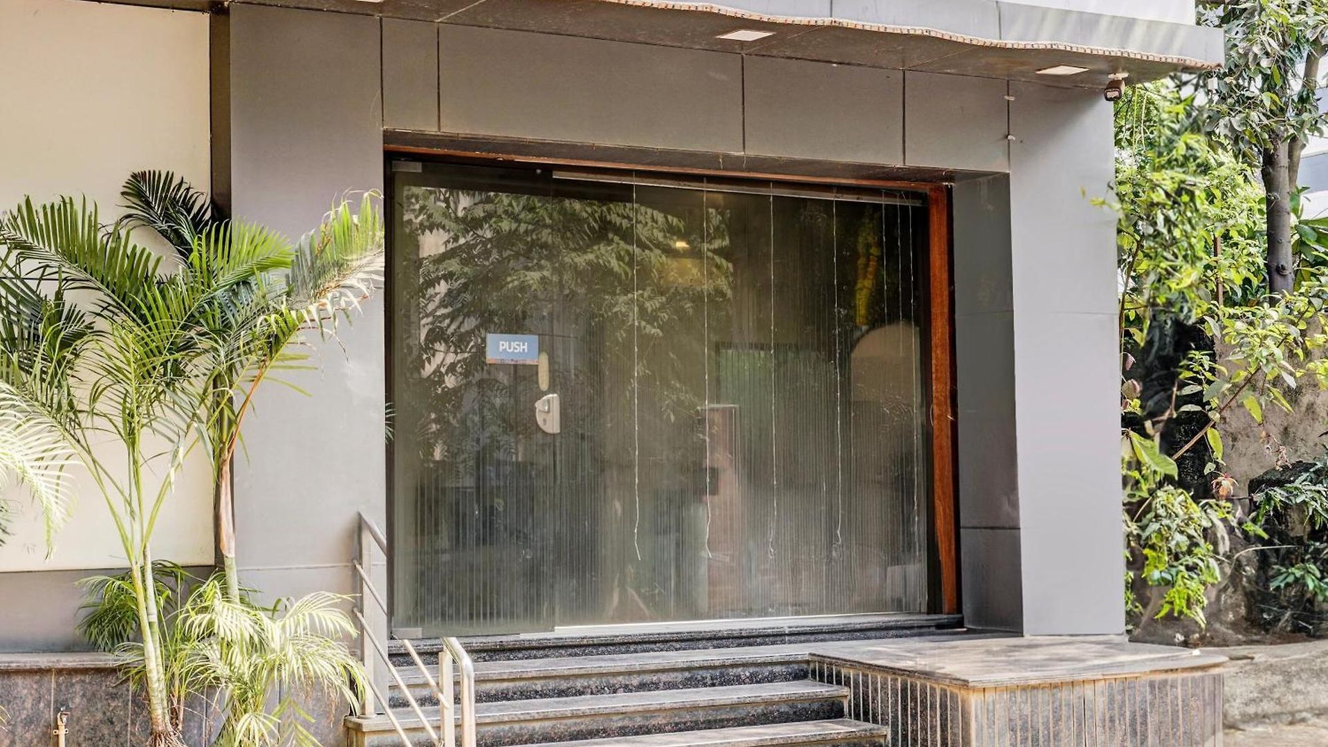 Collection O Airport Metro Andheri East Hotel