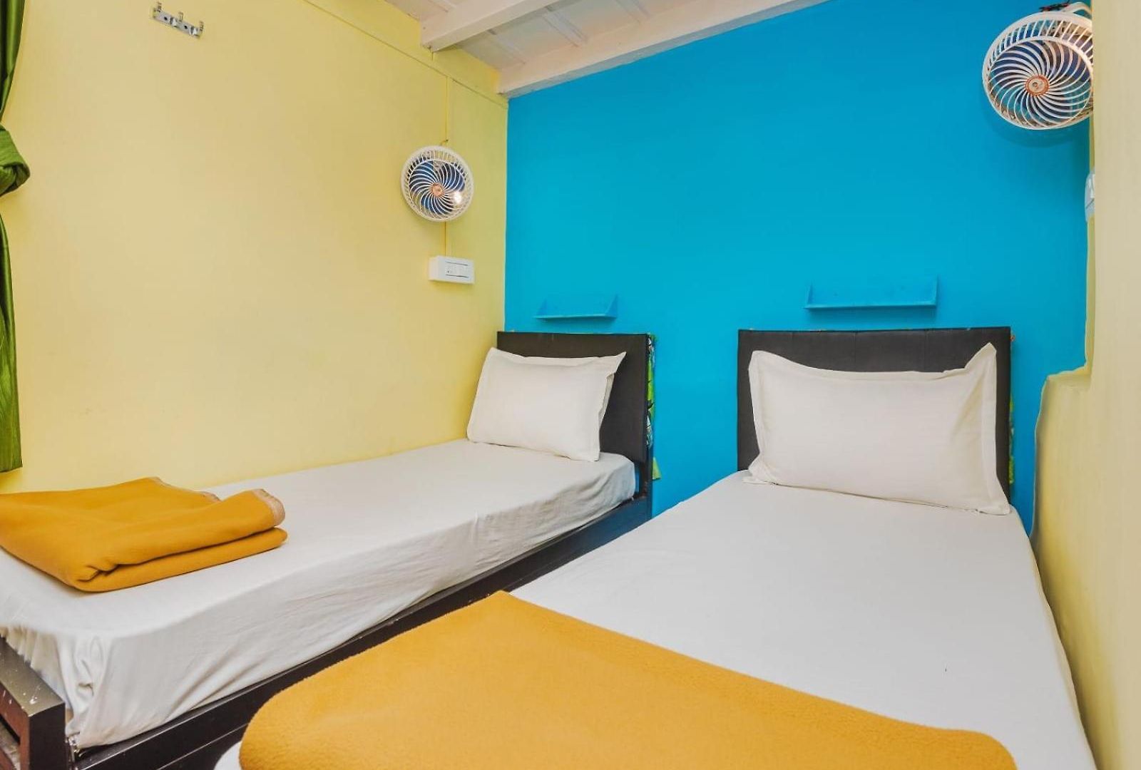 Hangout Hostel