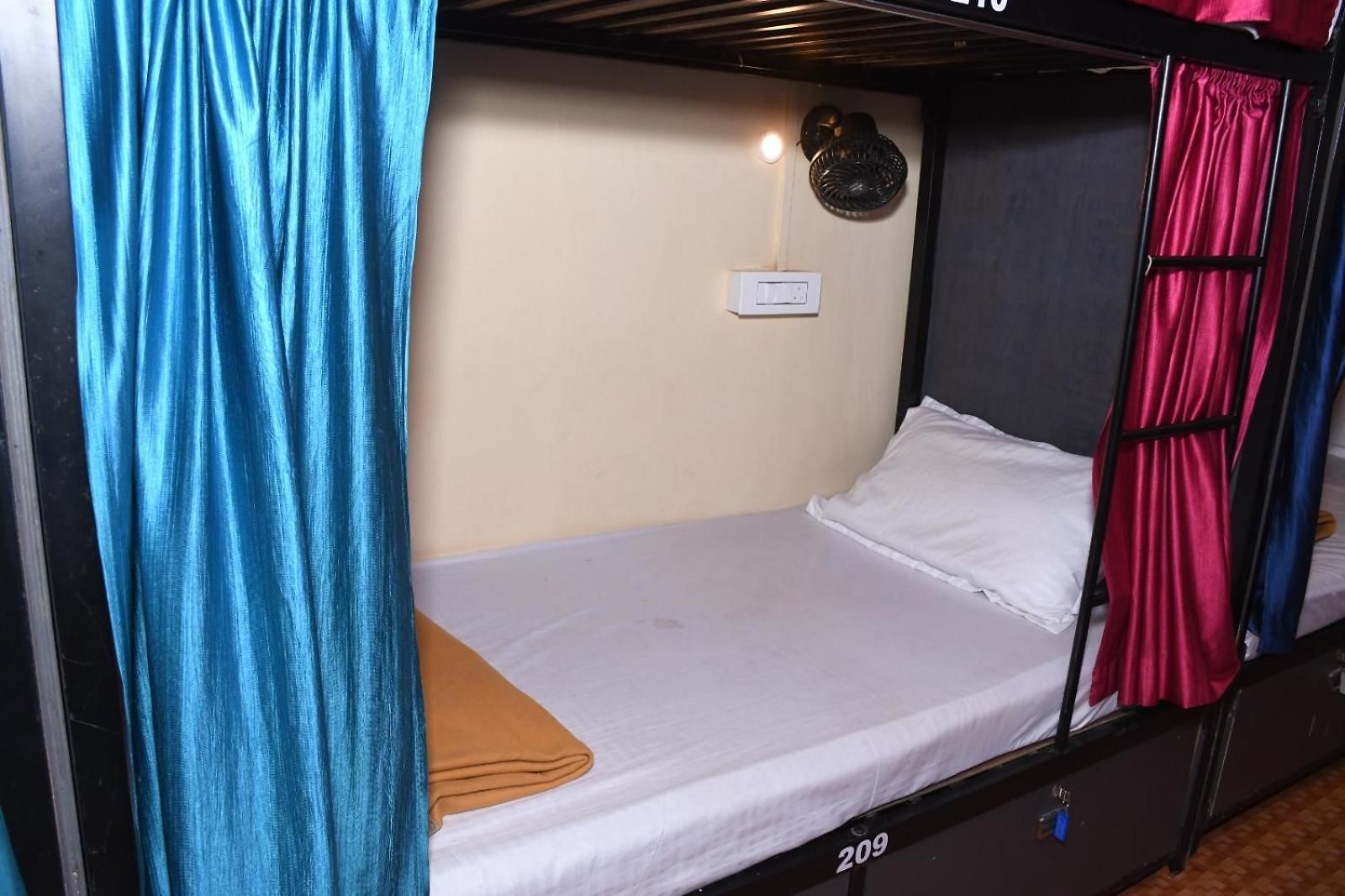 Hangout Hostel