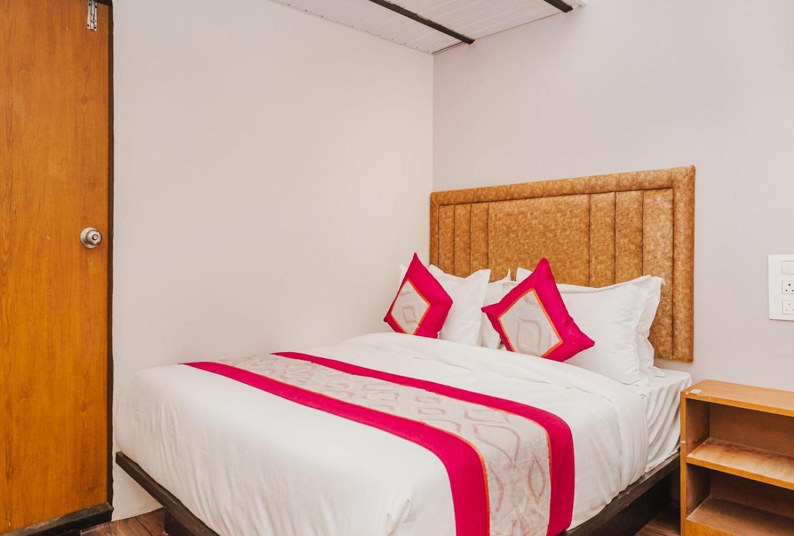 Hangout Hostel Mumbai