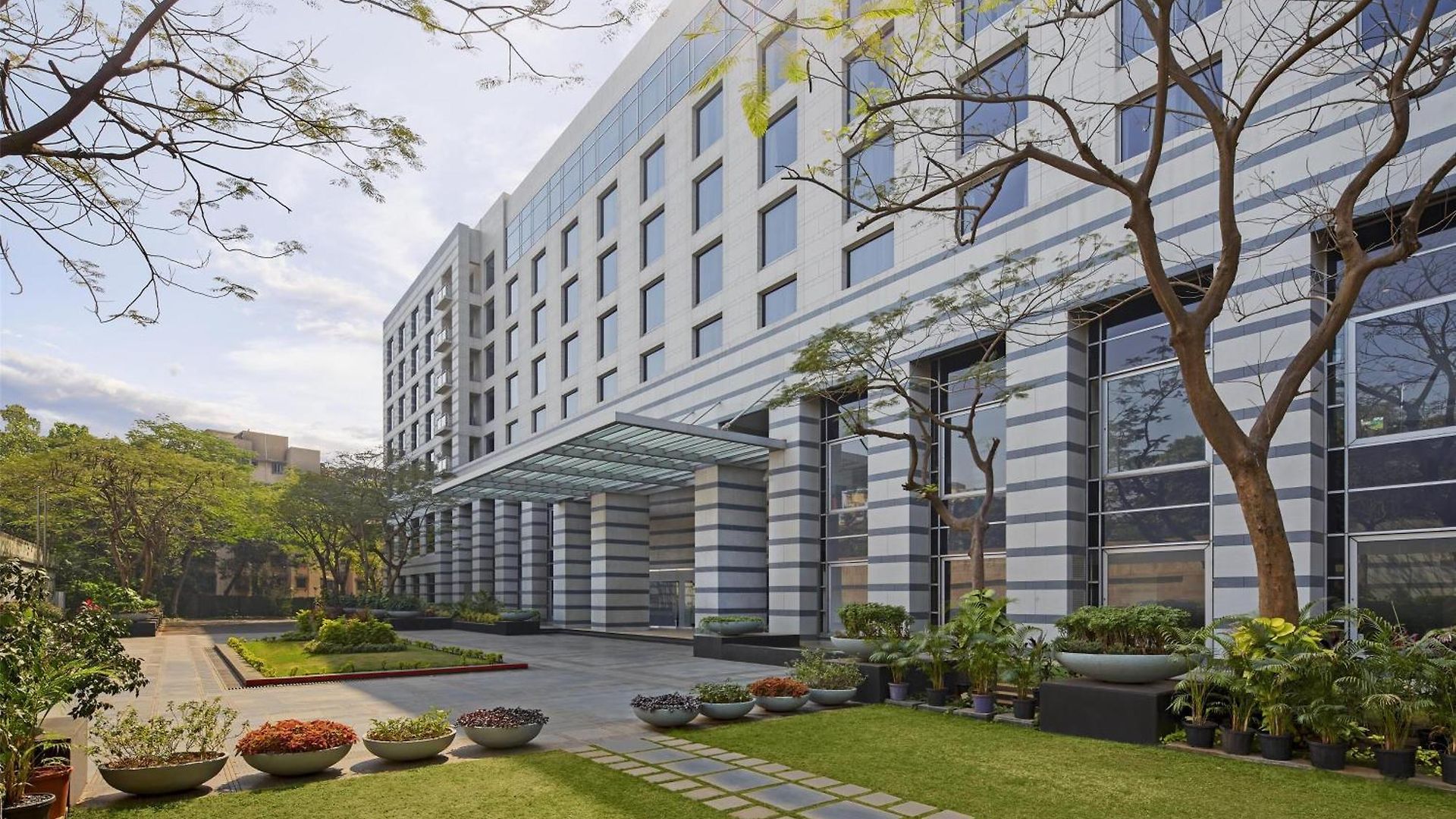 Grand Hyatt And Residences 5*