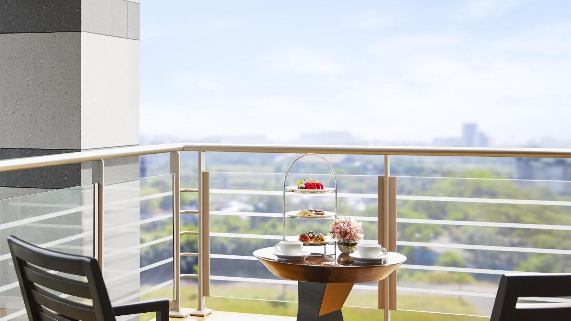 Grand Hyatt And Residences 5*