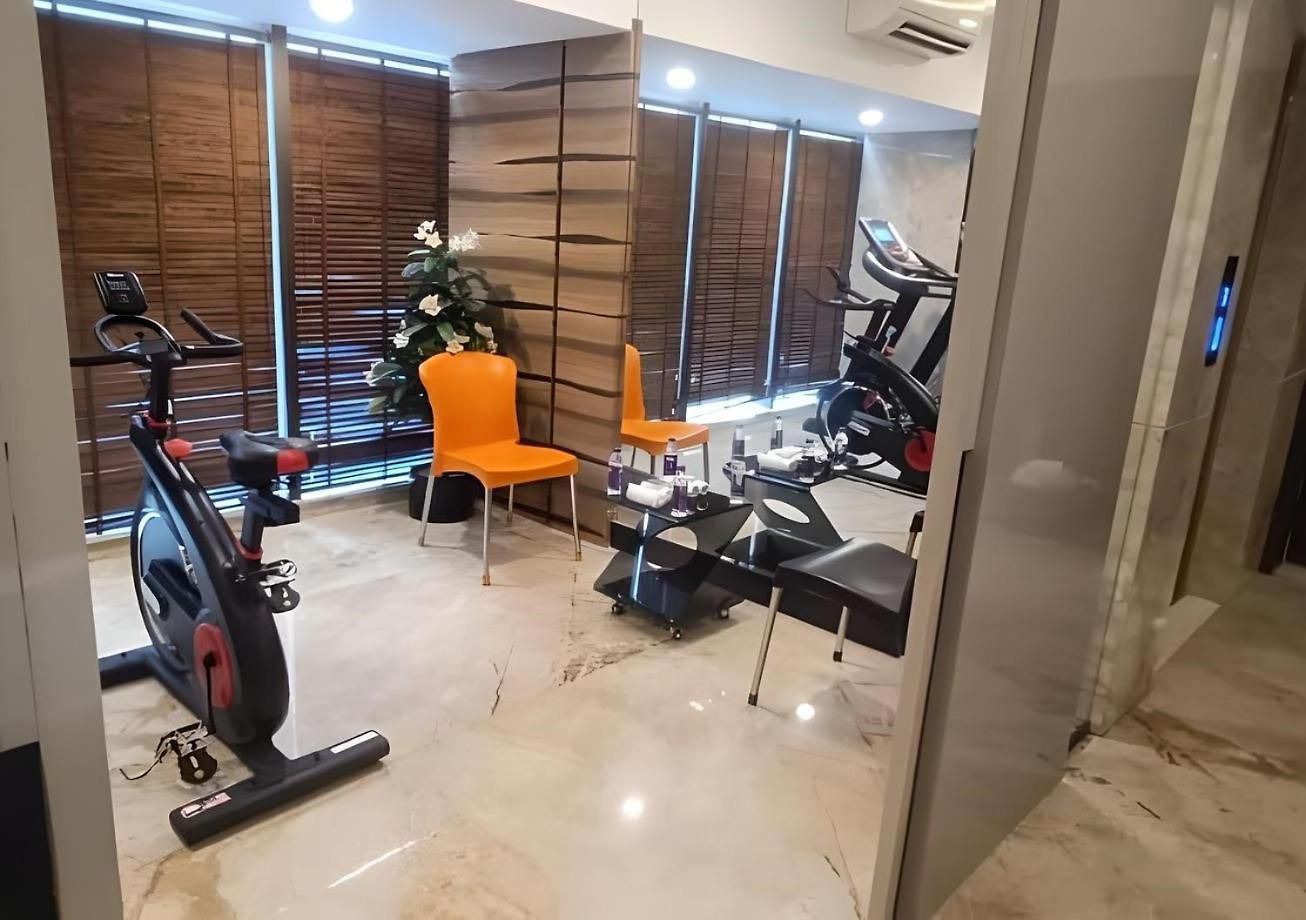 Hotel Auris & Banquets, International Airport