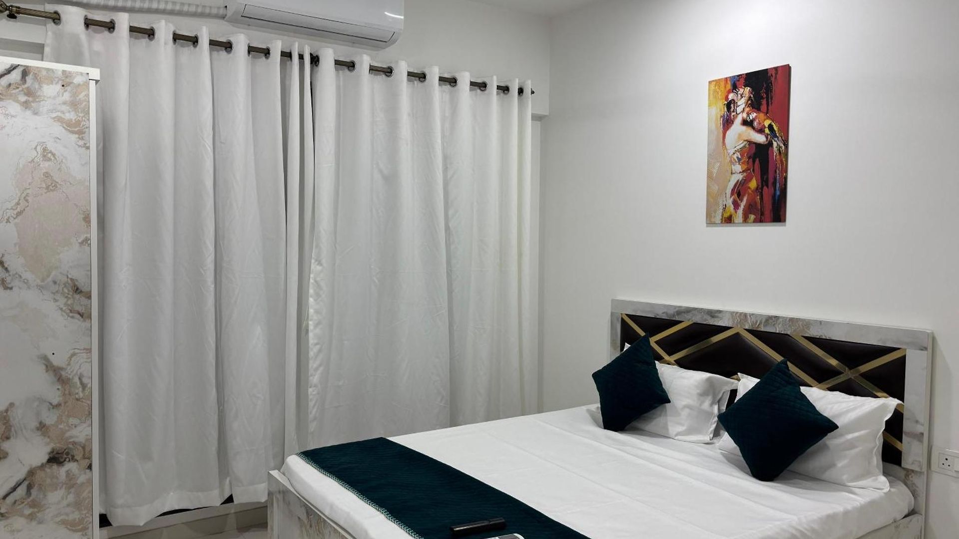 Atithi Homes Luxe Kandivali Apartment