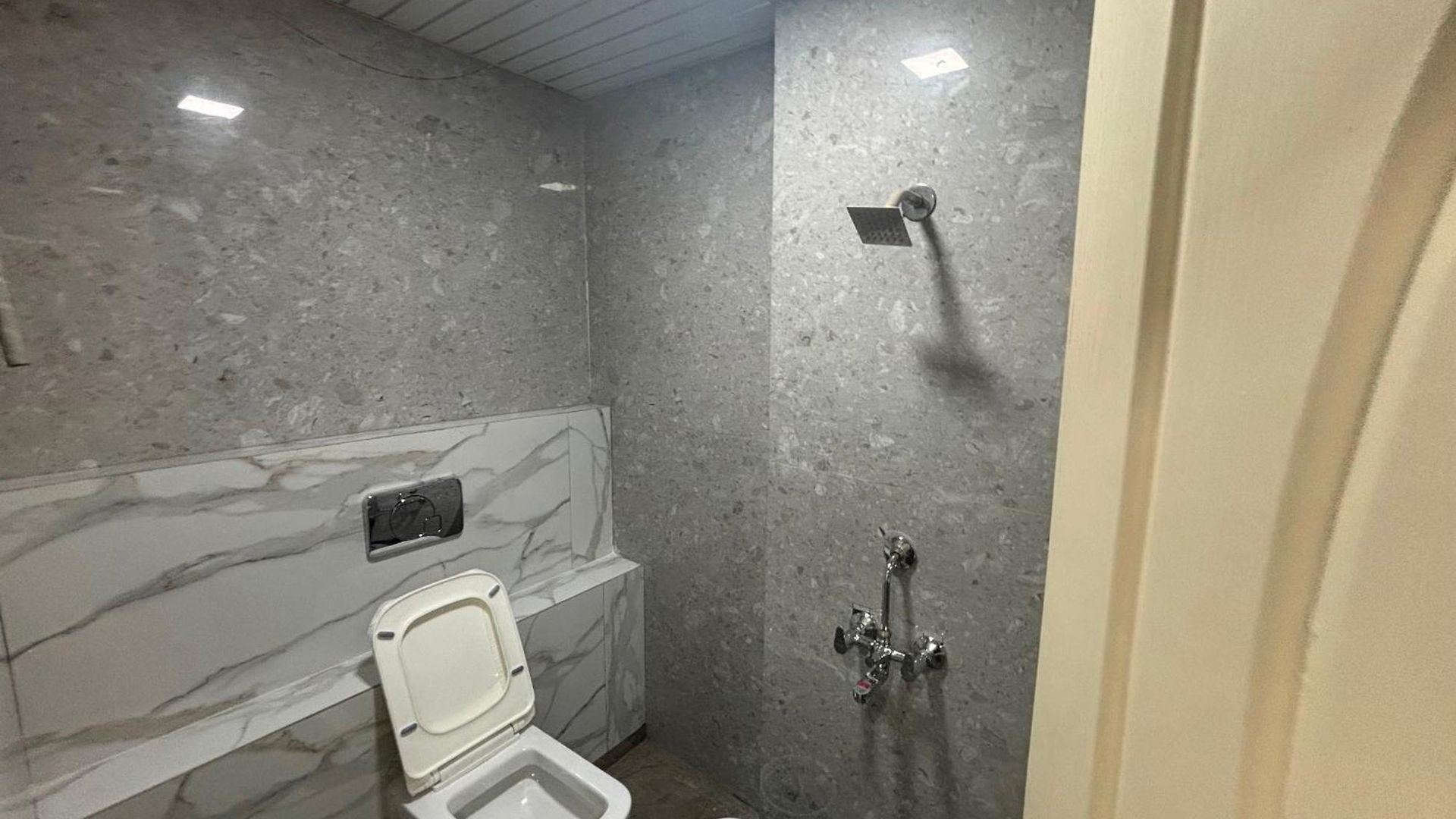 Hotel O Golden 3*