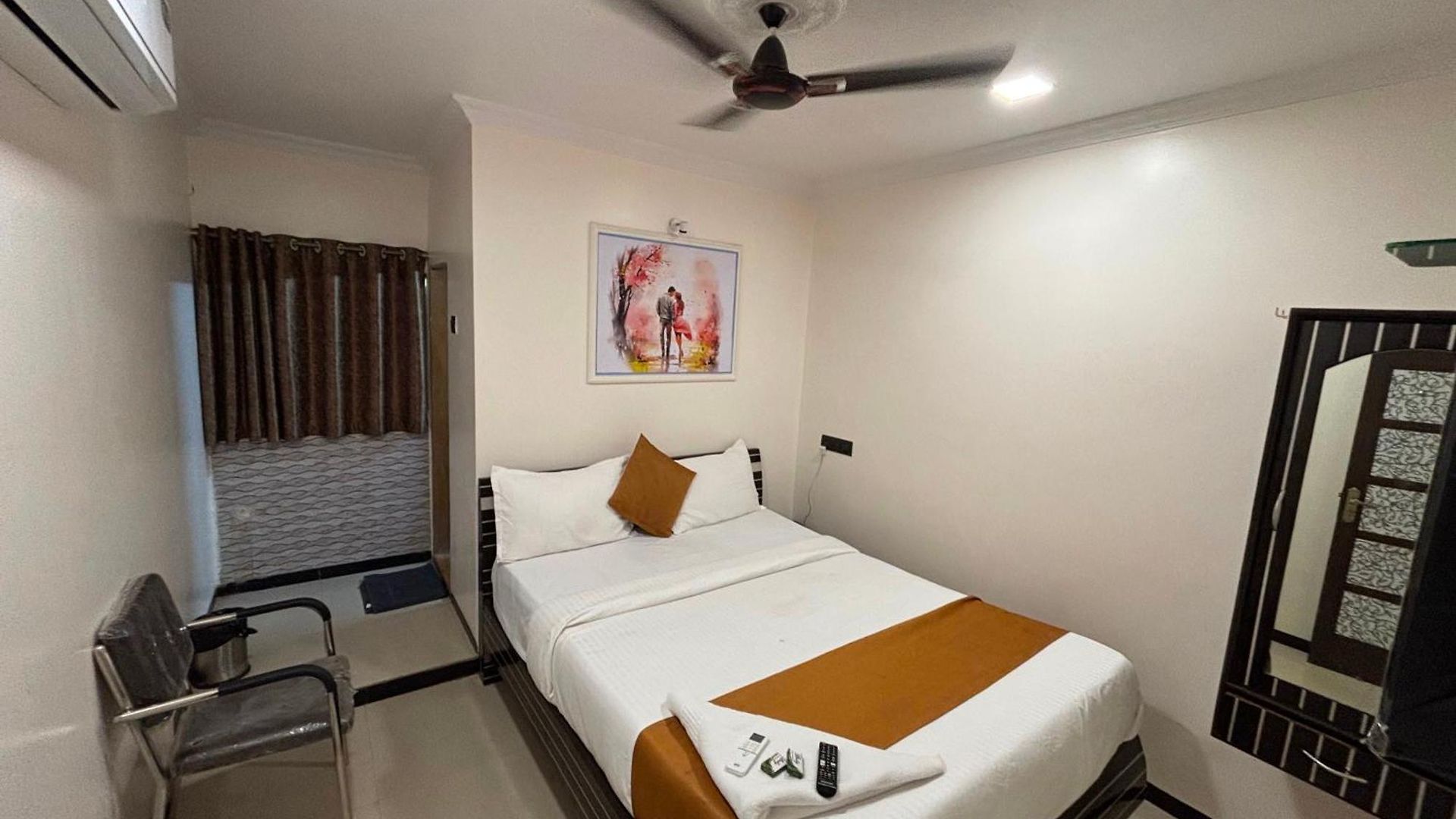 Hotel O Golden Mumbai