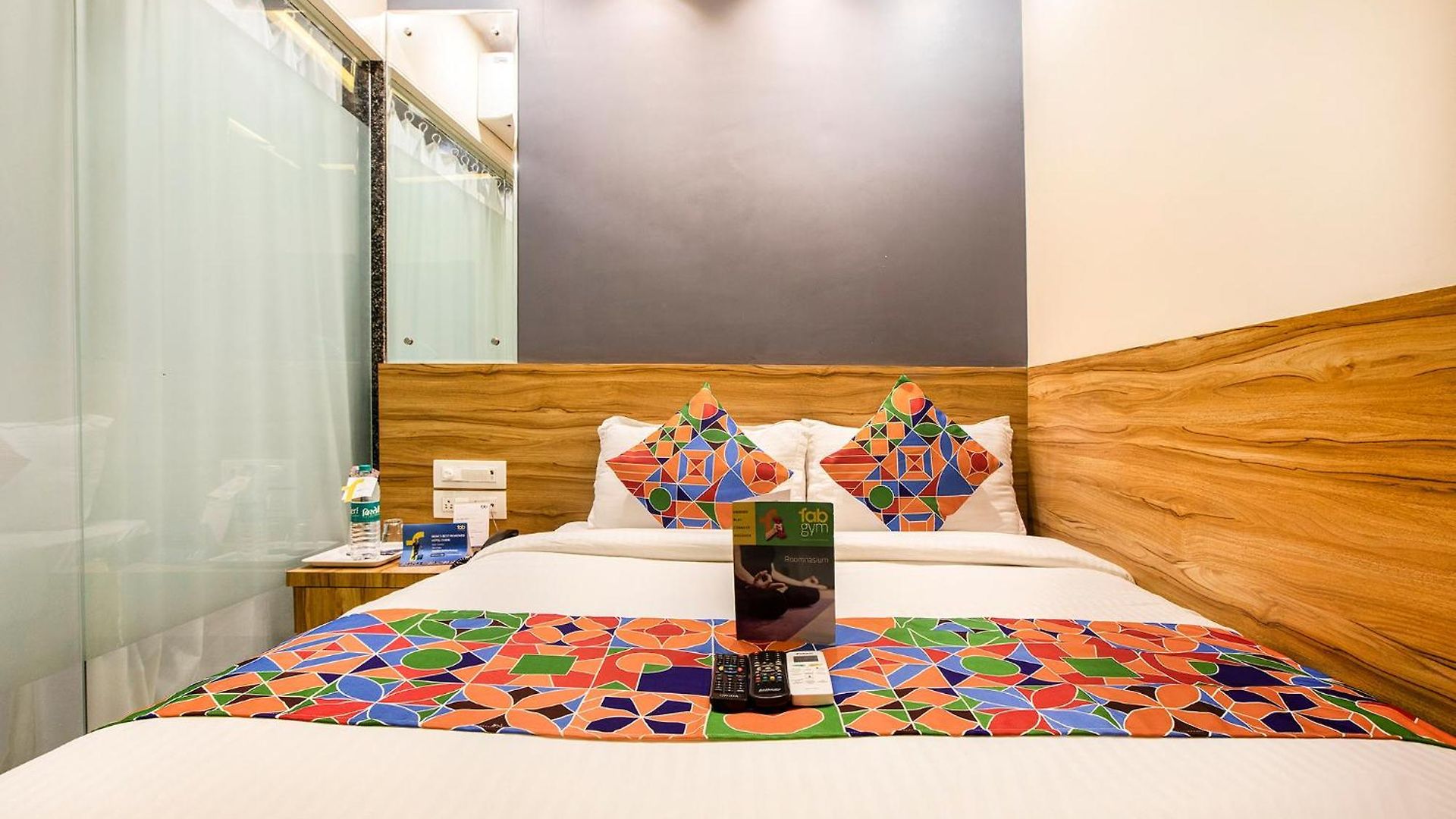 Fabexpress Marol Metro - Nr International Airport Hotel