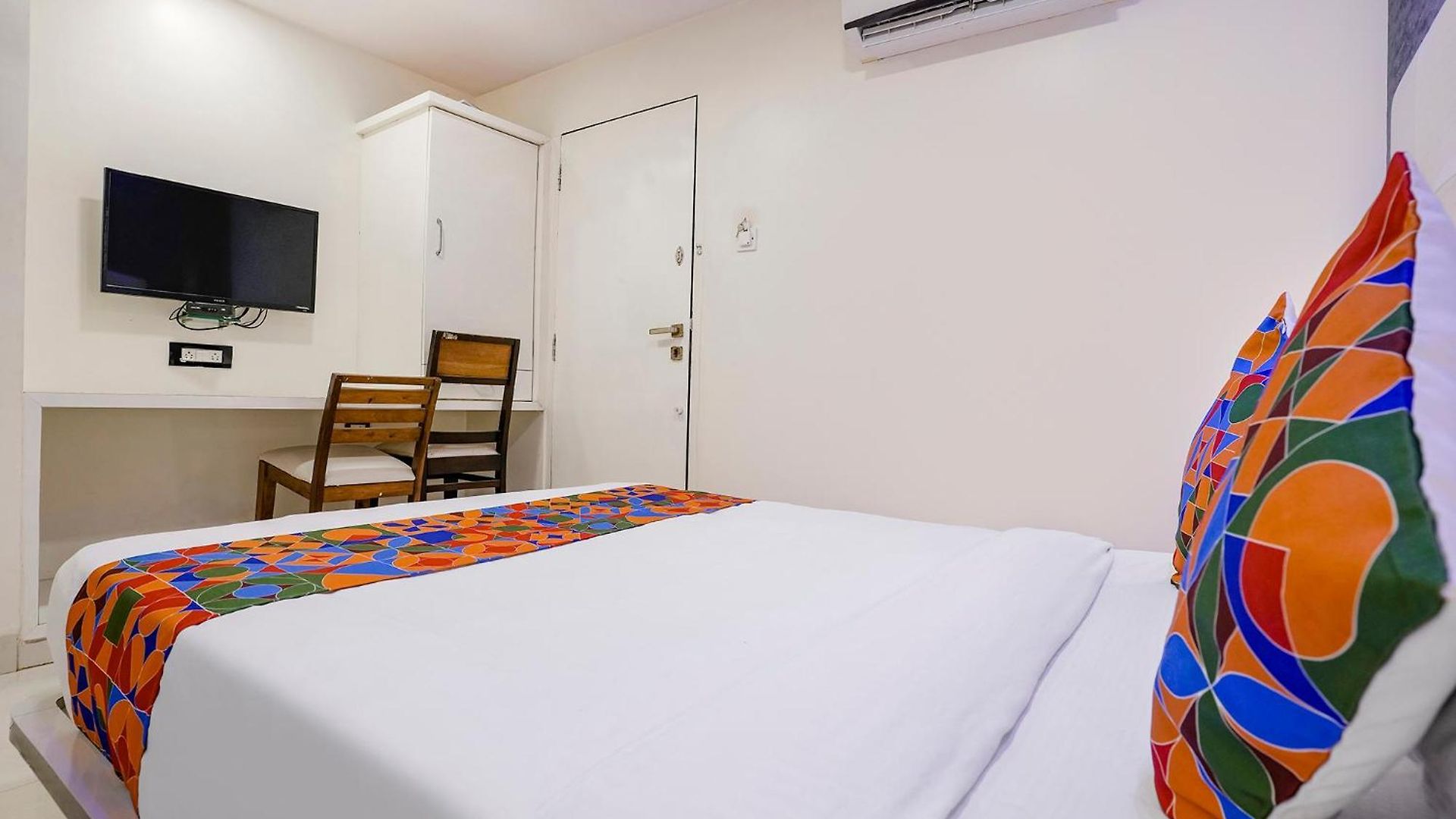 Fabhotel Golden Star Hotel