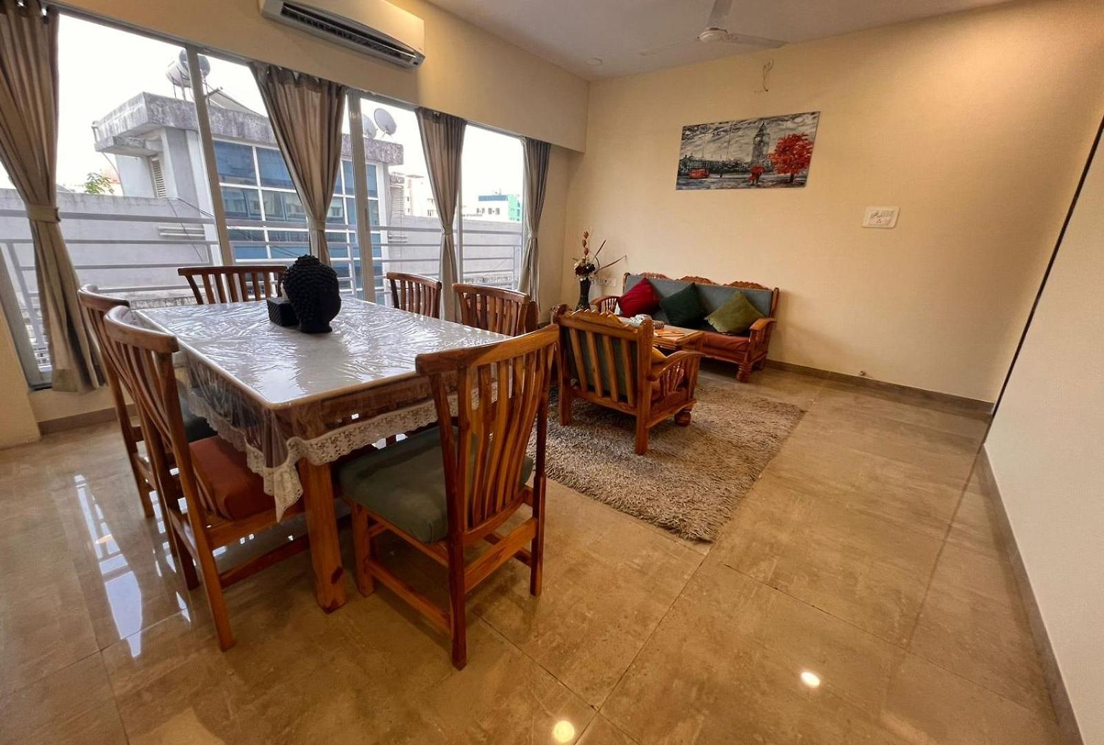 Pinaki Comfort Malad - Near Nesco & Oberoi Mall Hotel 3*