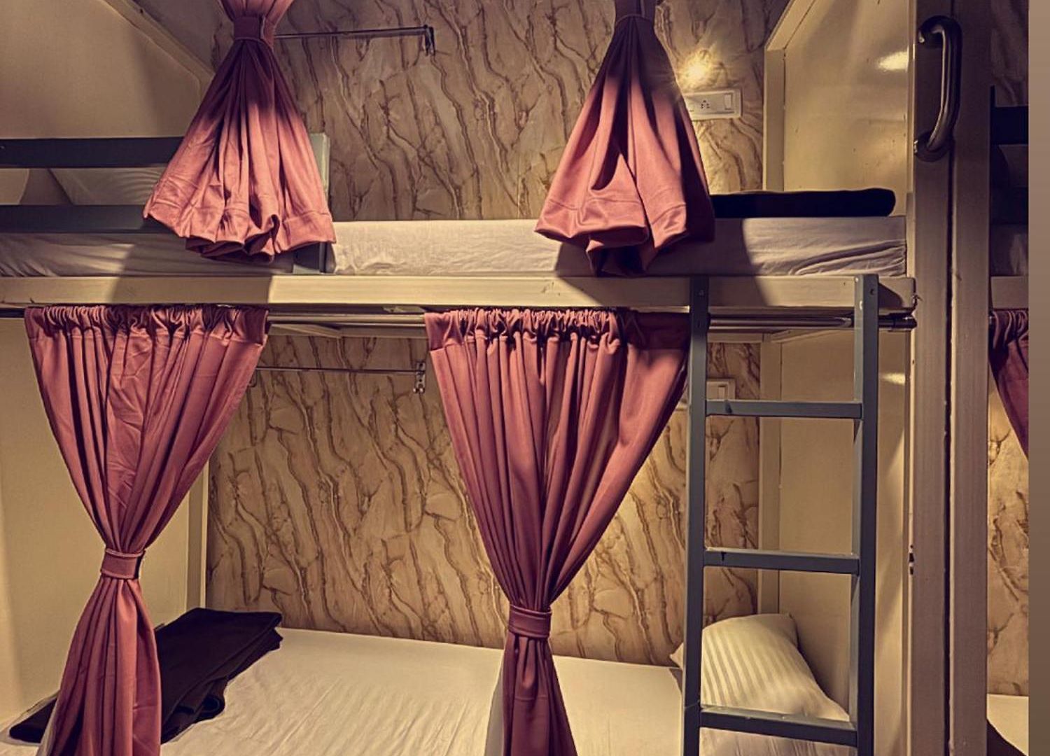 Hostel Lucky Beds Pg And