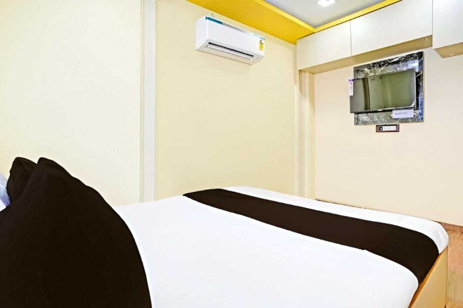 Tanvi - Nr International Airport Hotel 2*
