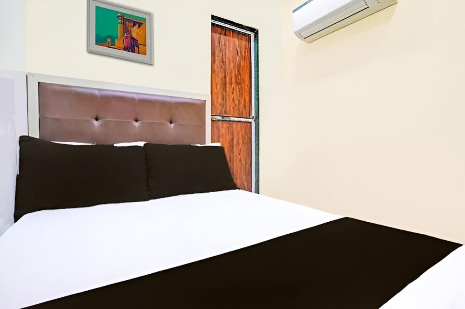 Tanvi - Nr International Airport Hotel Mumbai